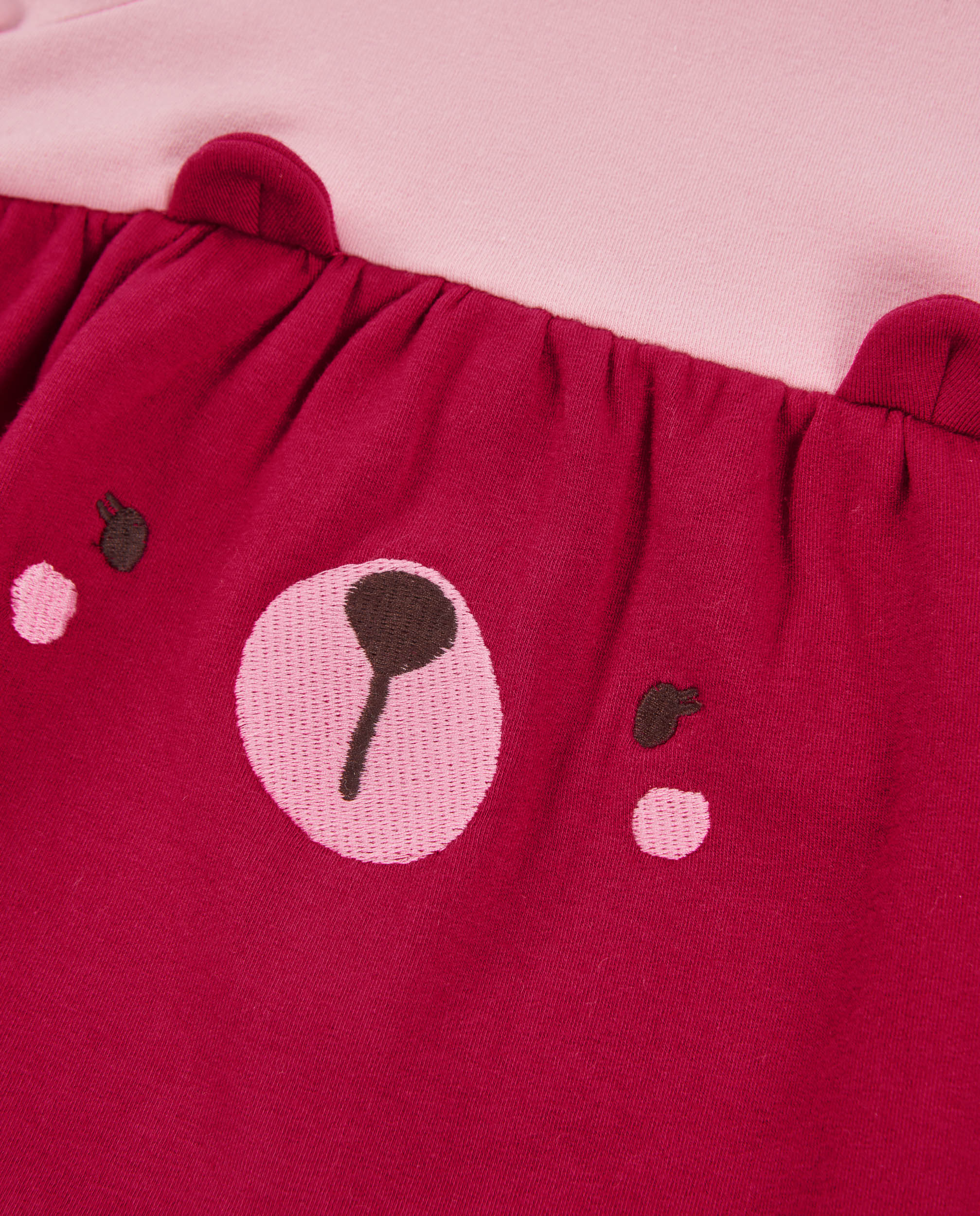 Vestido de felpa de bebé con oso bordado
