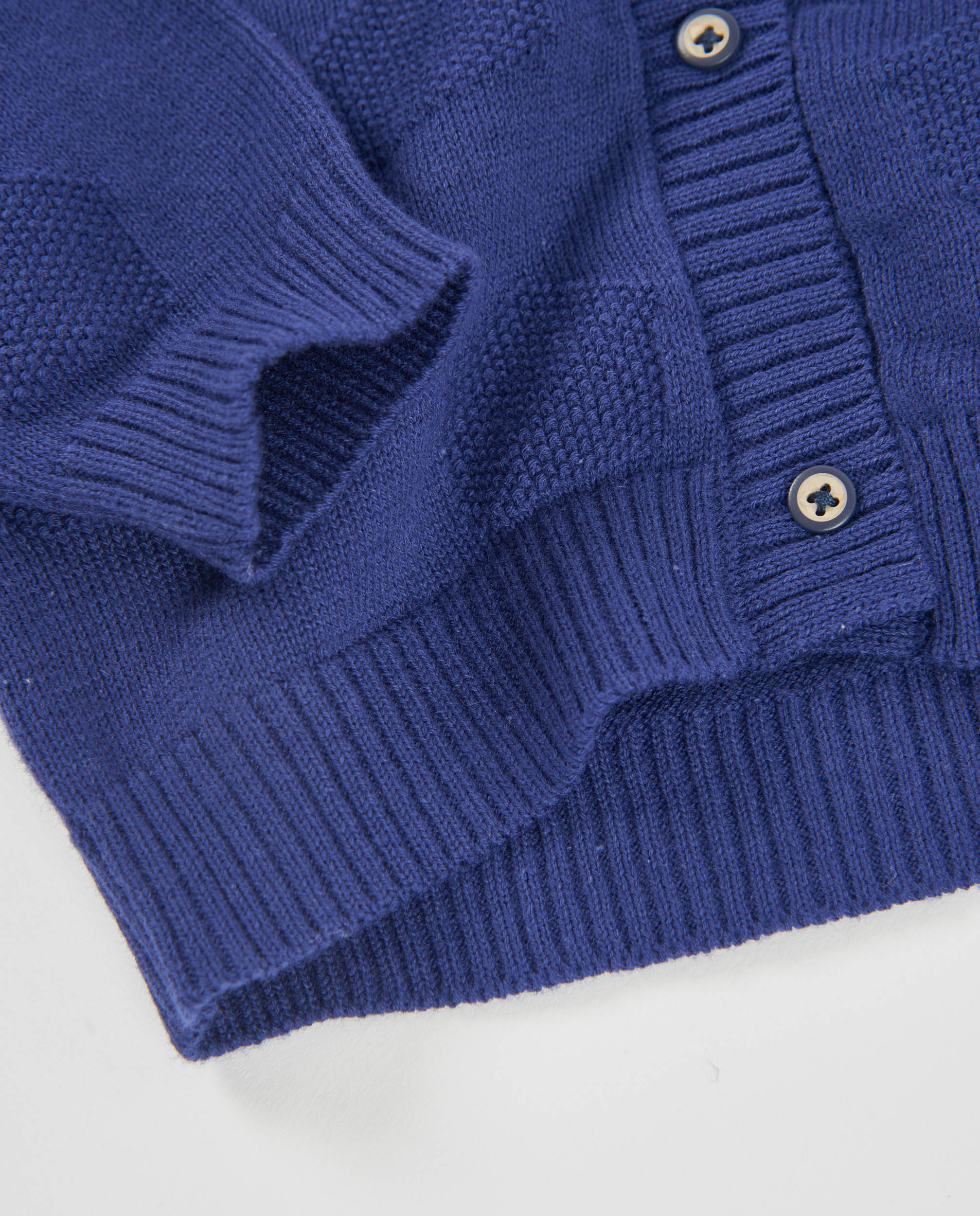 Chaqueta de tricot de bebé con botones frontales