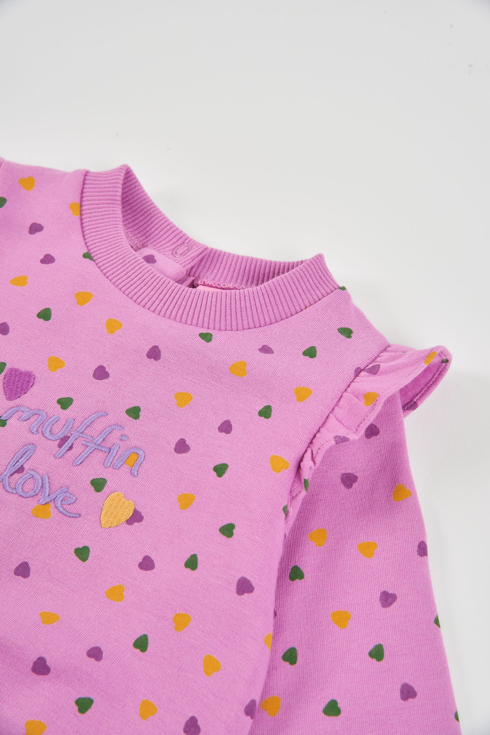 Conjunto de felpa de bebé con estampado de corazones