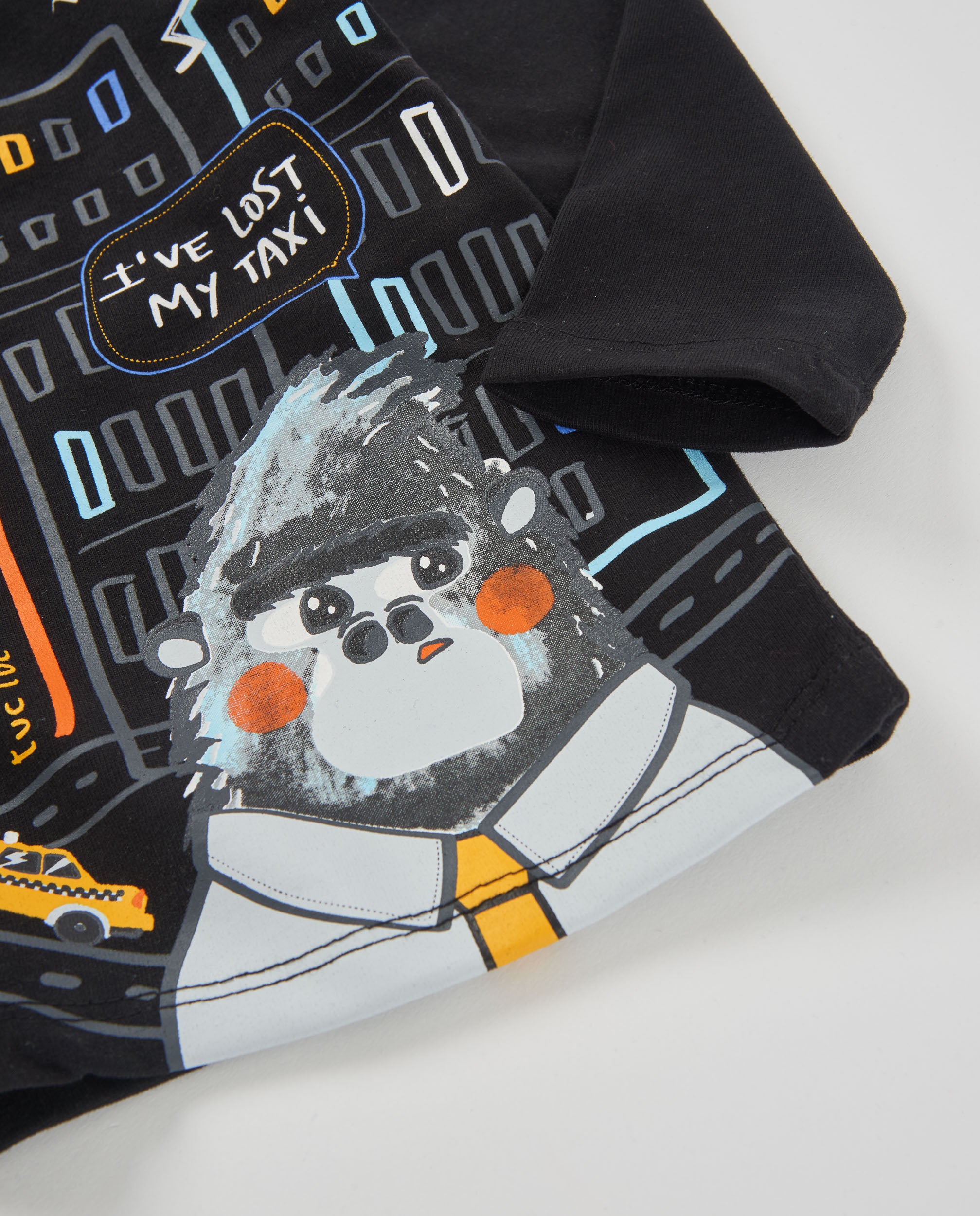Camiseta de niño de punto con estampado urbano y manga larga