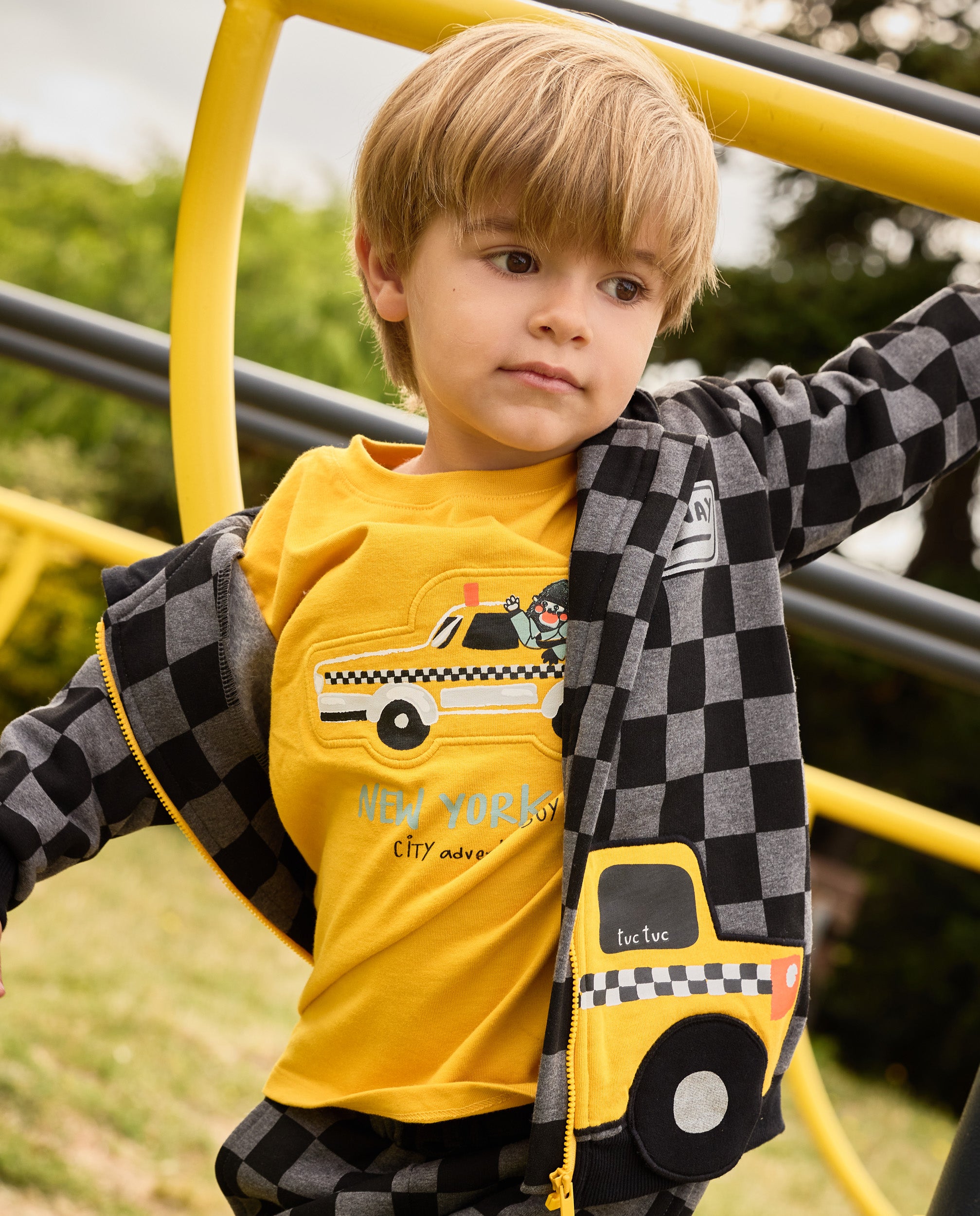 Camiseta de niño de punto con aplique de coche