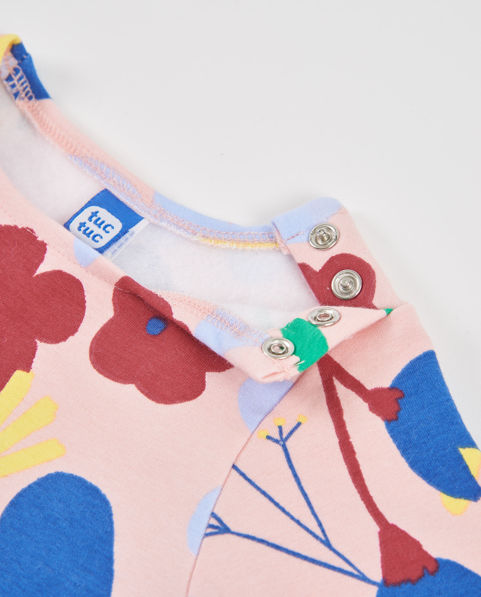Vestido de niña de felpa con estampado floral integral