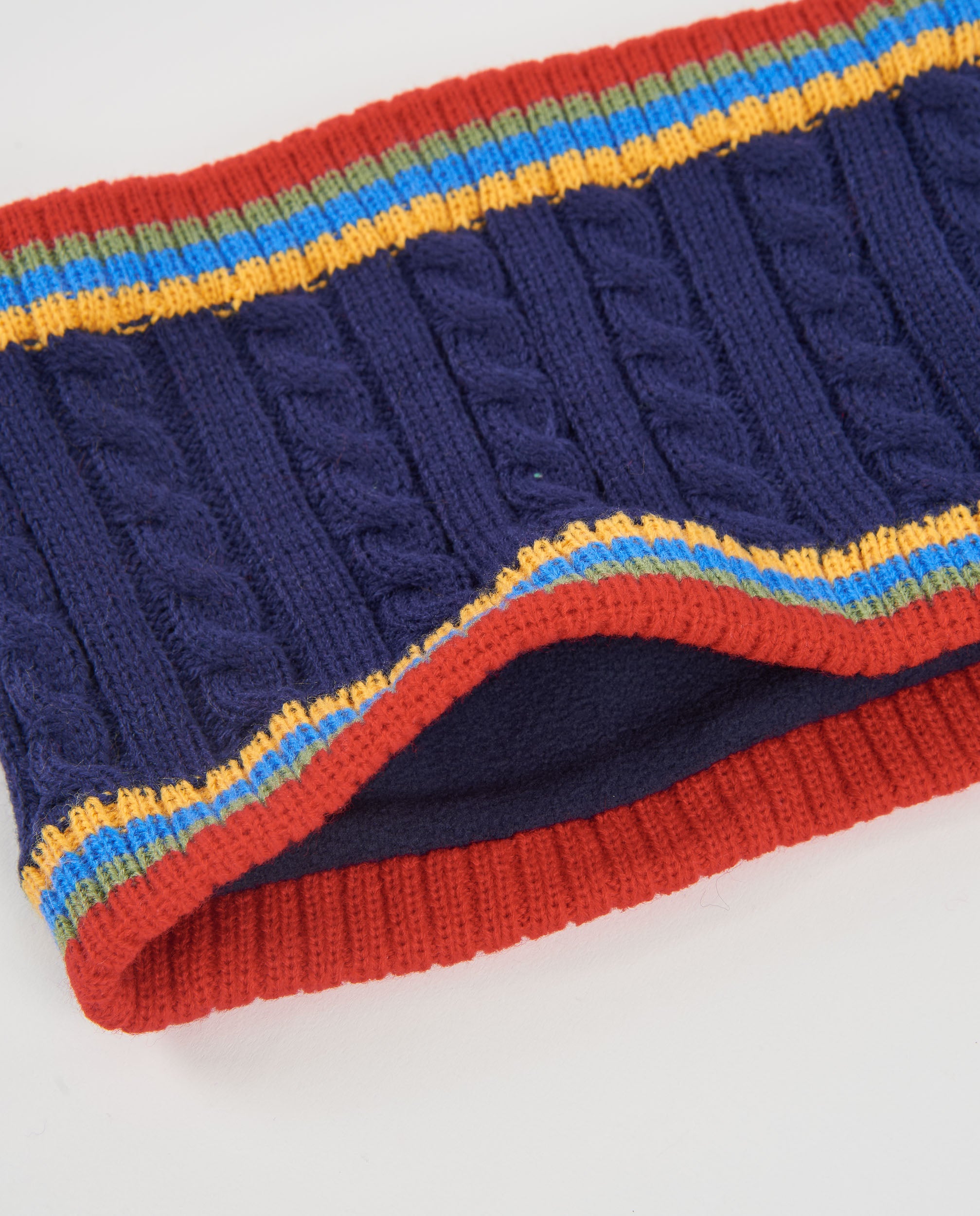 Set de niño de tricot con gorro y braga de cuello con diseño de árbol
