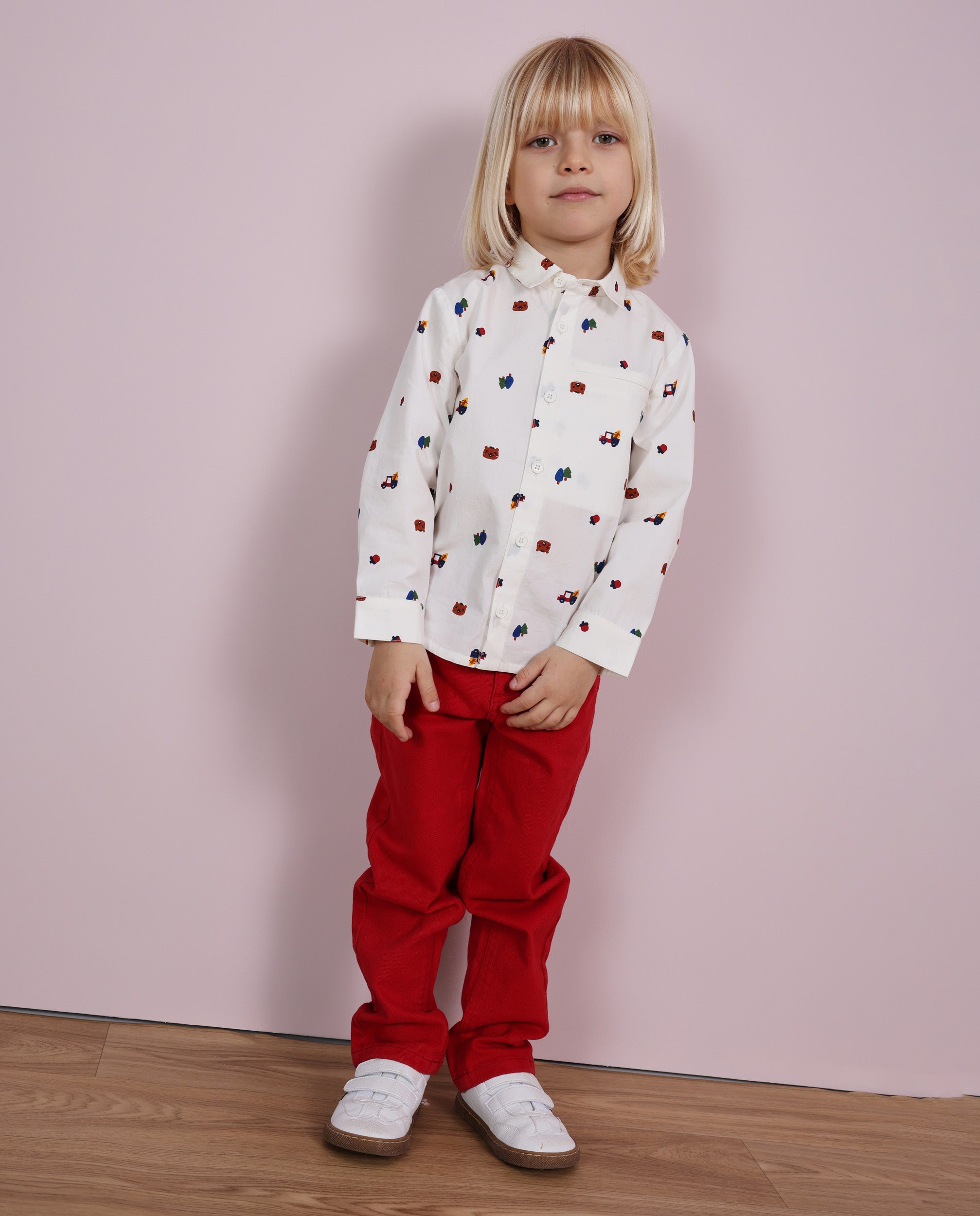 Pantalón de niño de tela plana con bolsillos decorativos
