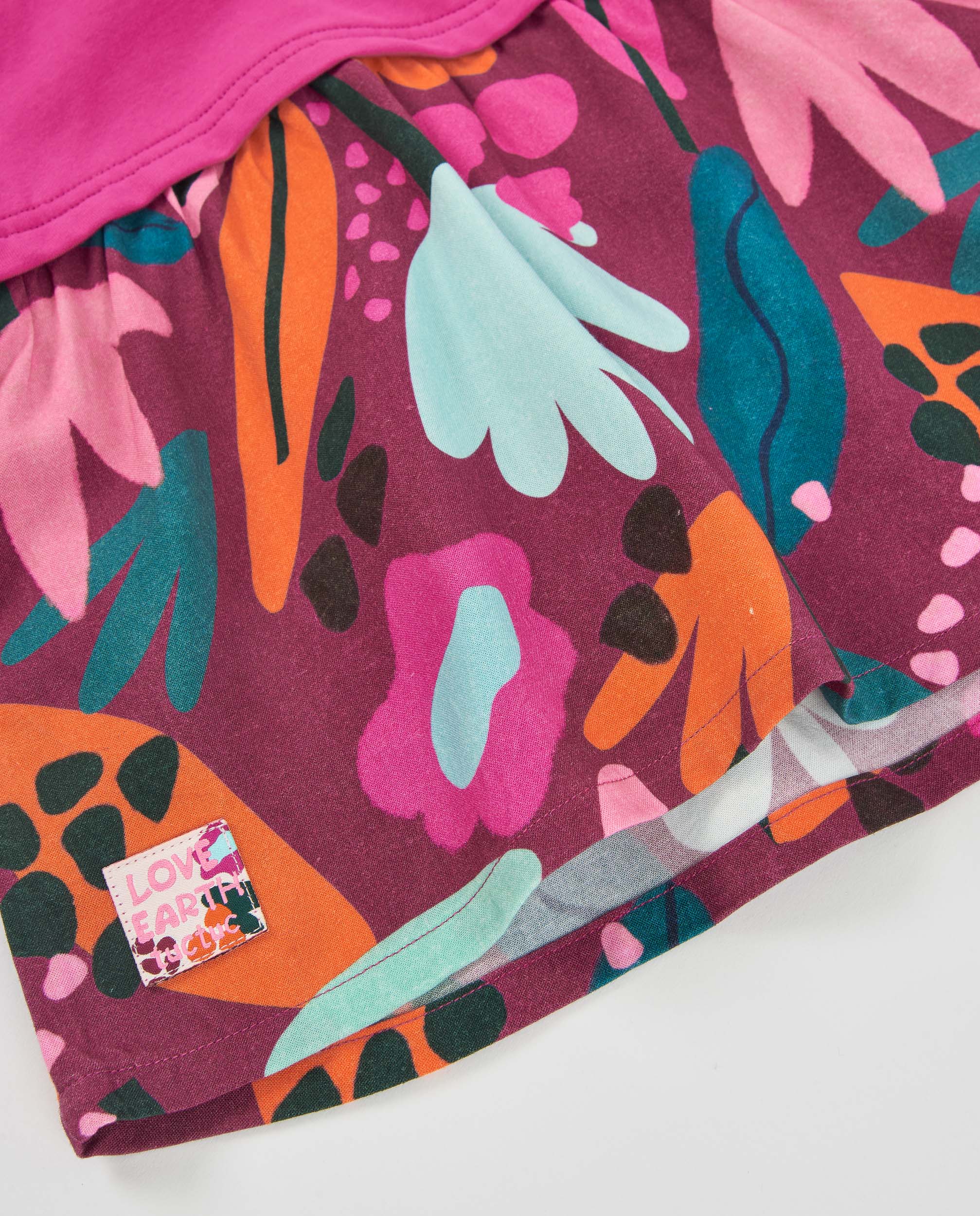 Vestido de niña de tela plana con capucha y estampado floral