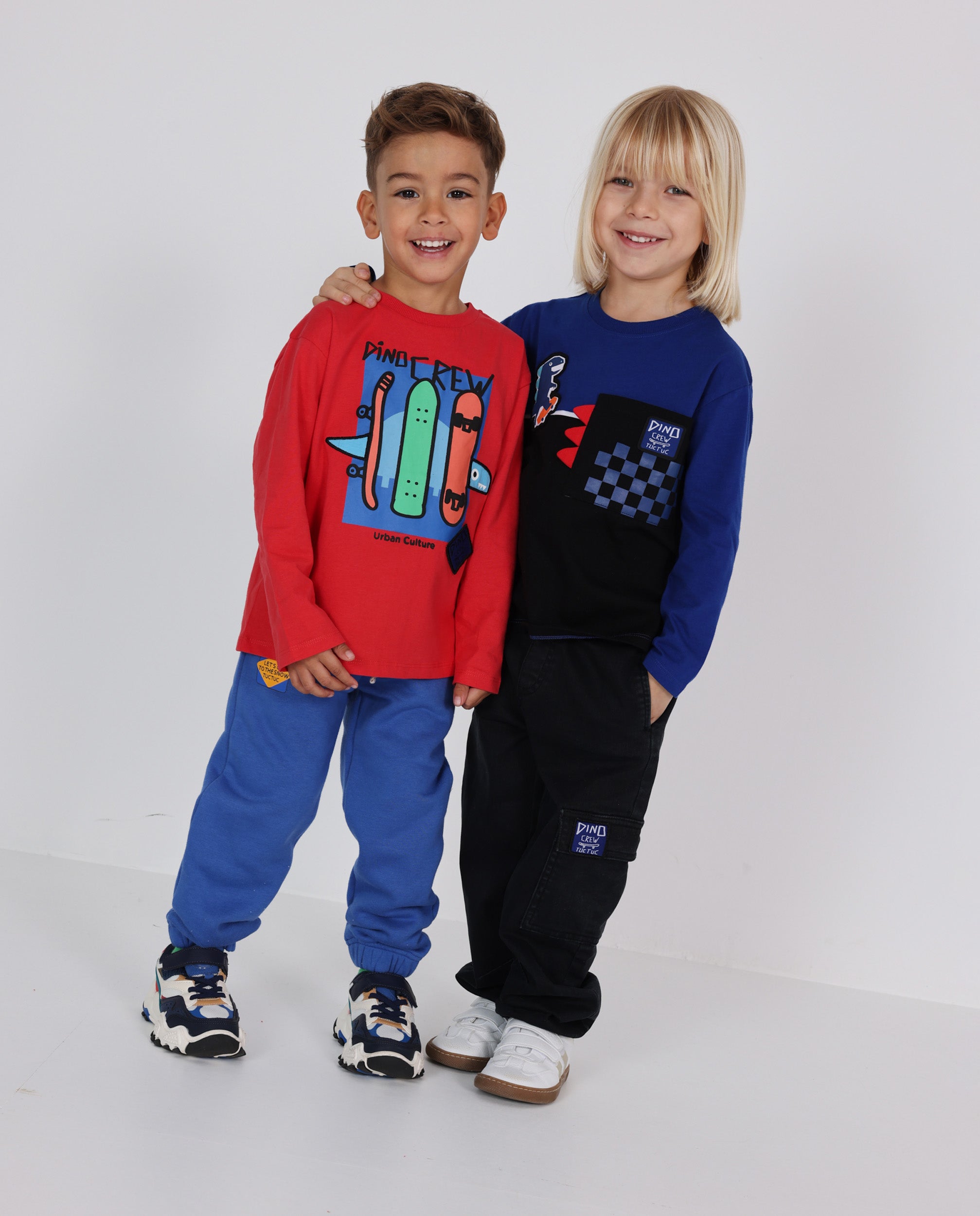 Camiseta de niño de punto con motivo de dinosaurio y manga larga