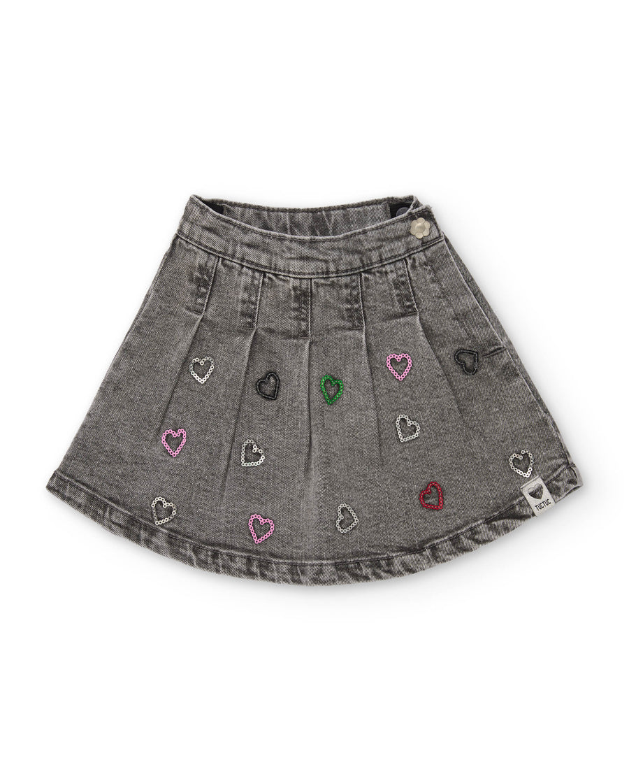 Falda de niña de denim con bordado de corazones