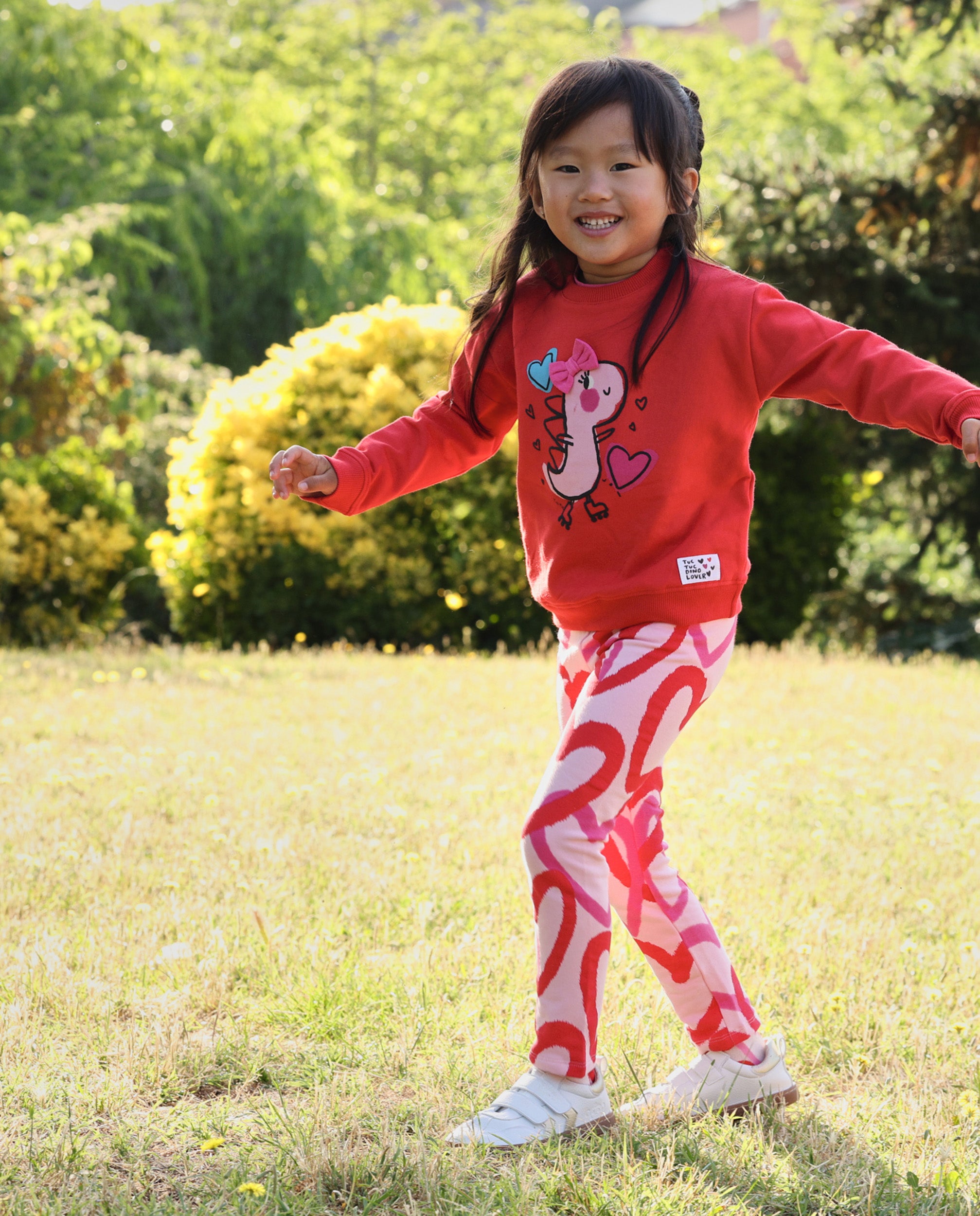 Legging de niña de felpa con estampado de corazones y ajuste cómodo