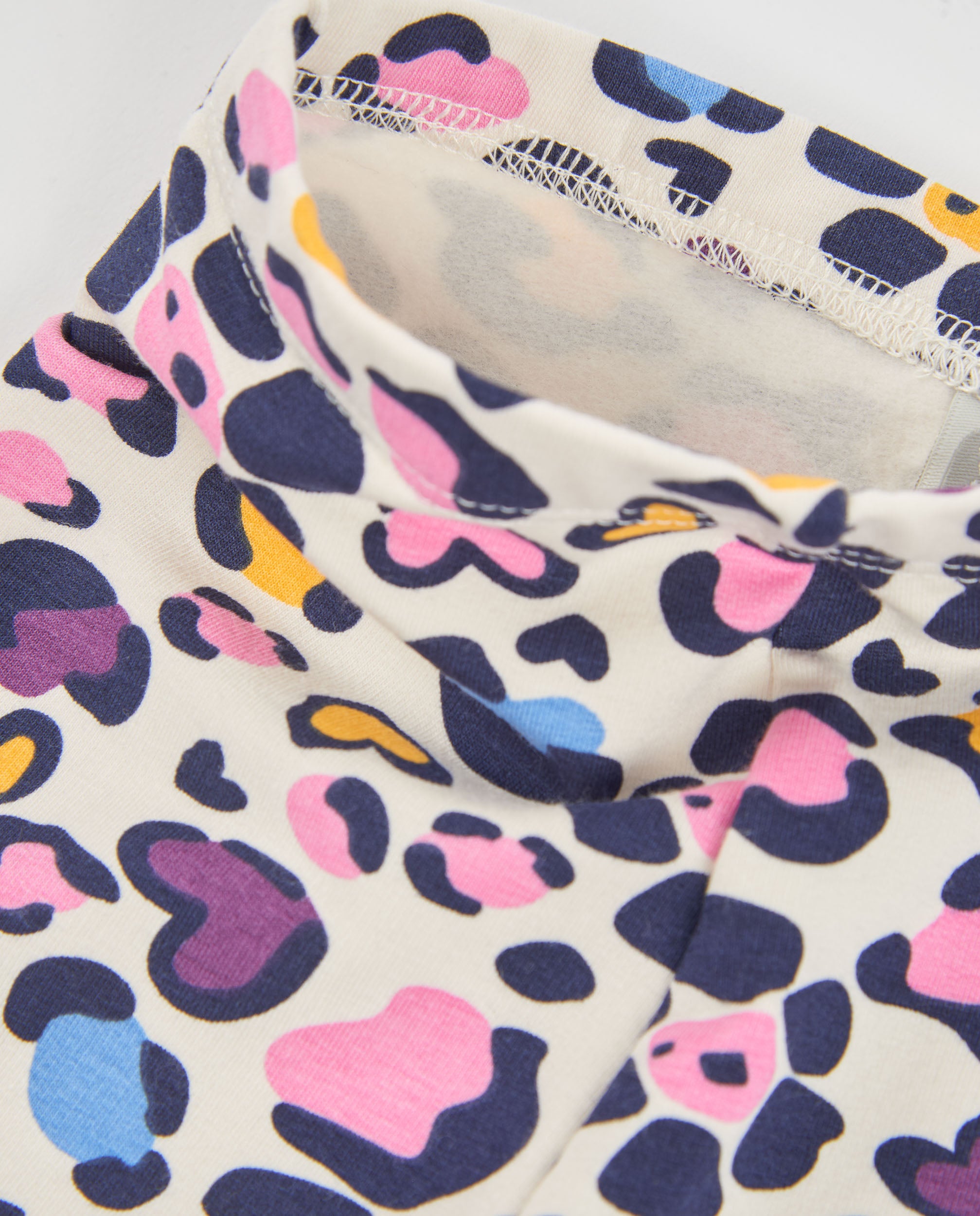 Legging de niña de felpa con estampado animal print y tejido cómodo