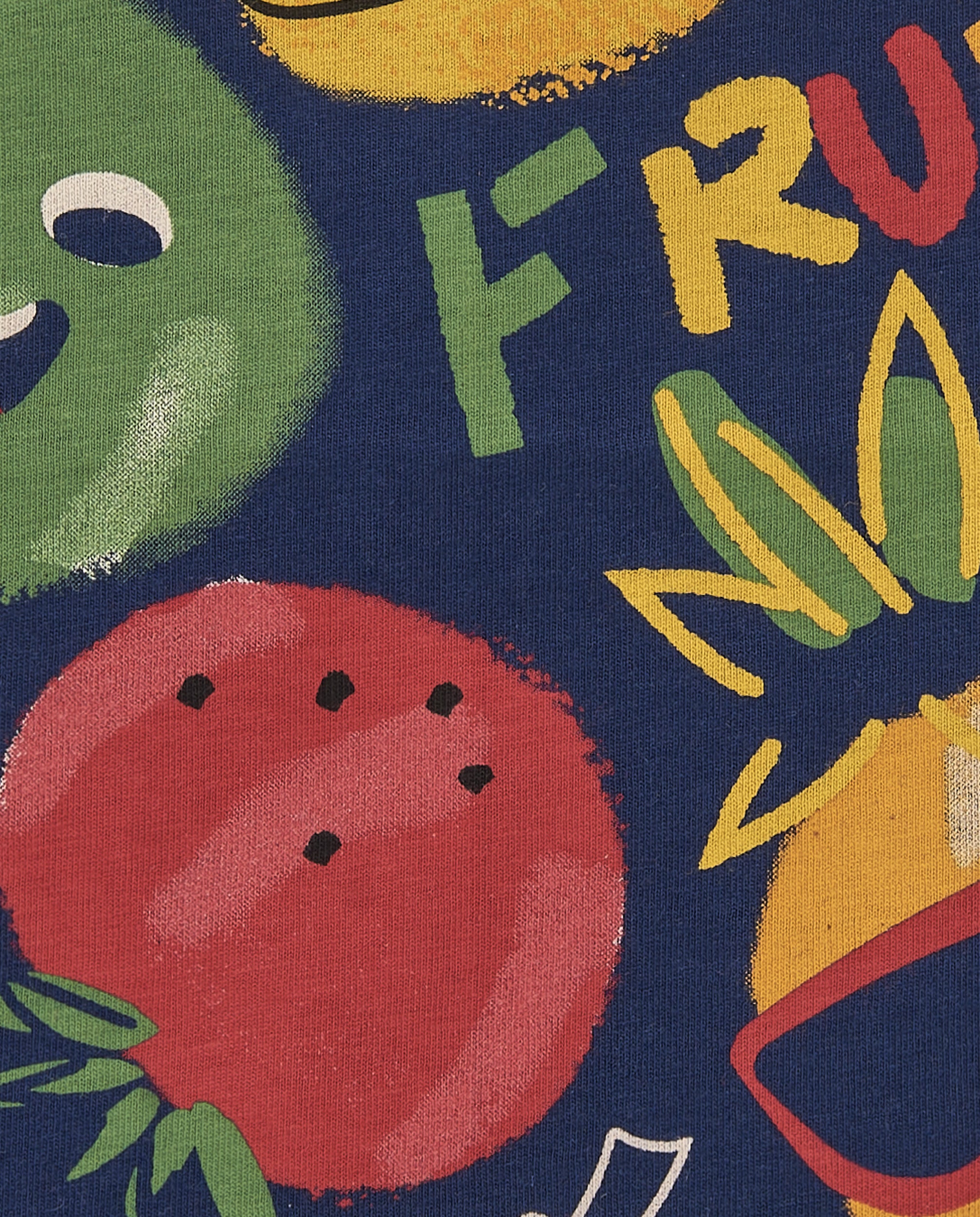 Camiseta de niño en azul marino con estampado de frutas