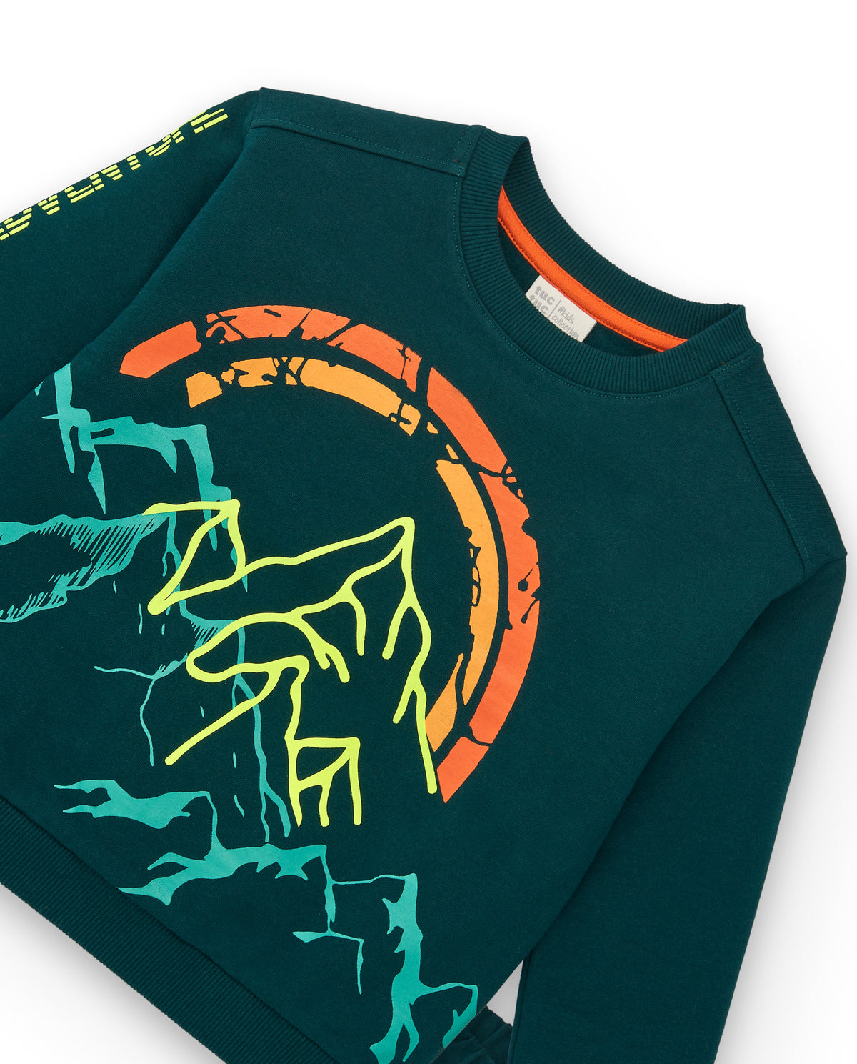 Conjunto de sudadera y pantalón largo para niño en verde con
