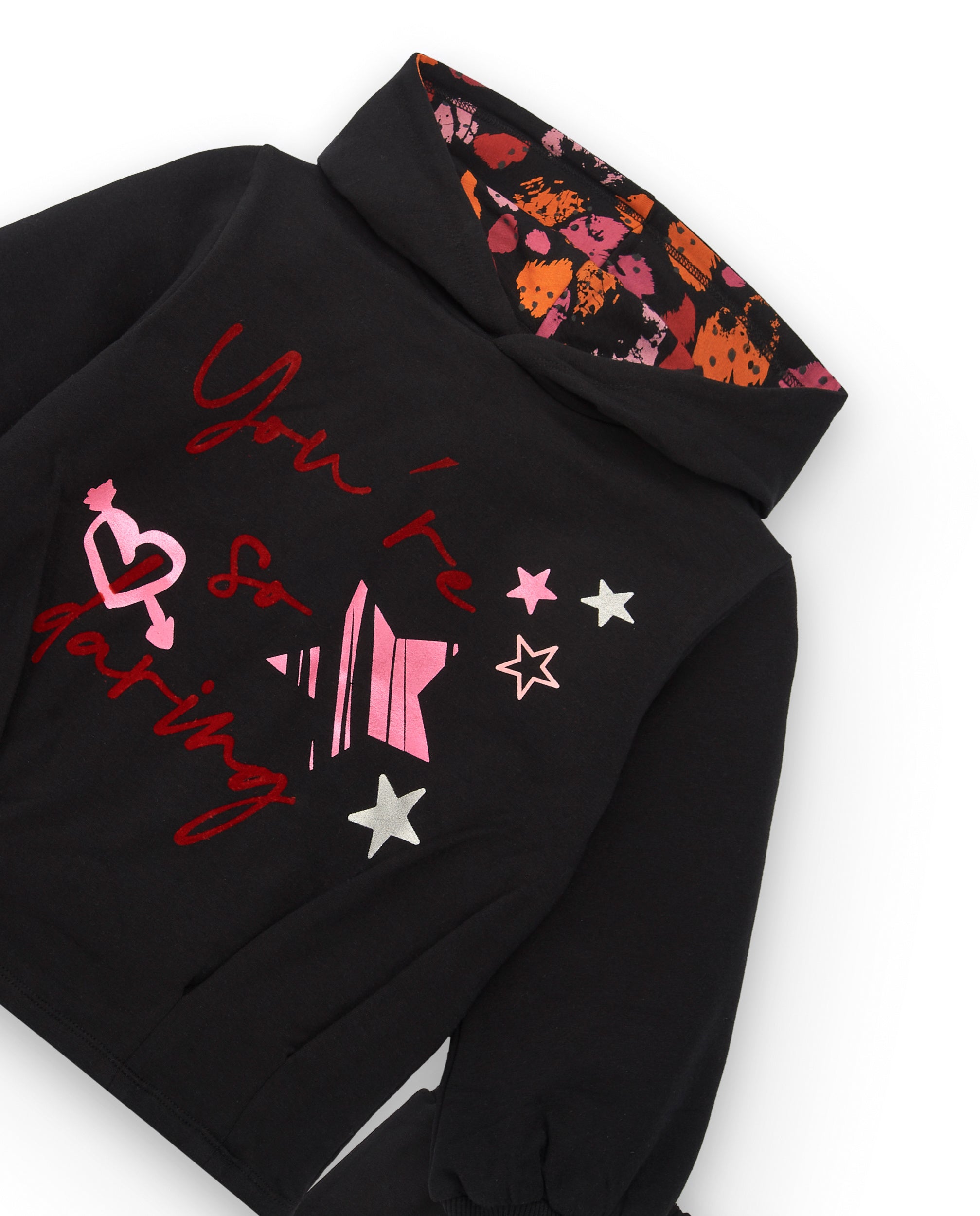 Conjunto sudadera y pantalón jogger negro con estampado para