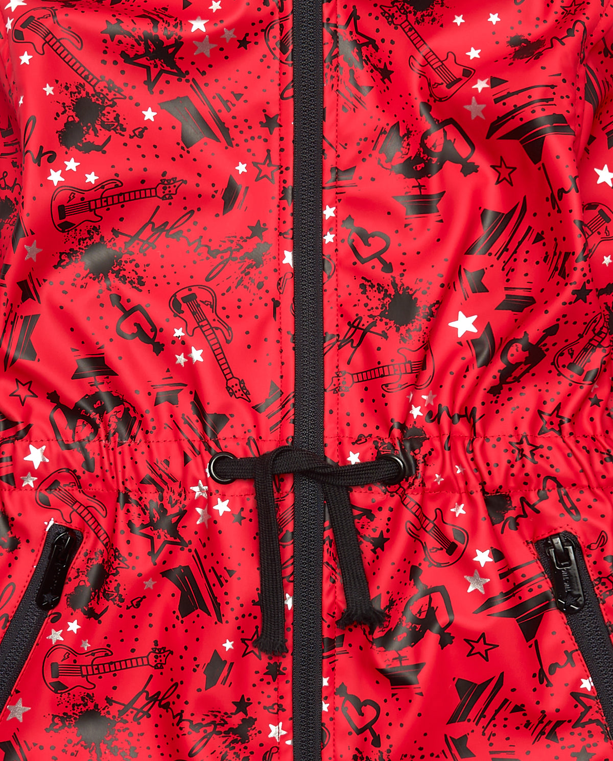 Chubasquero rojo con estampado rockero para niña colección Dark