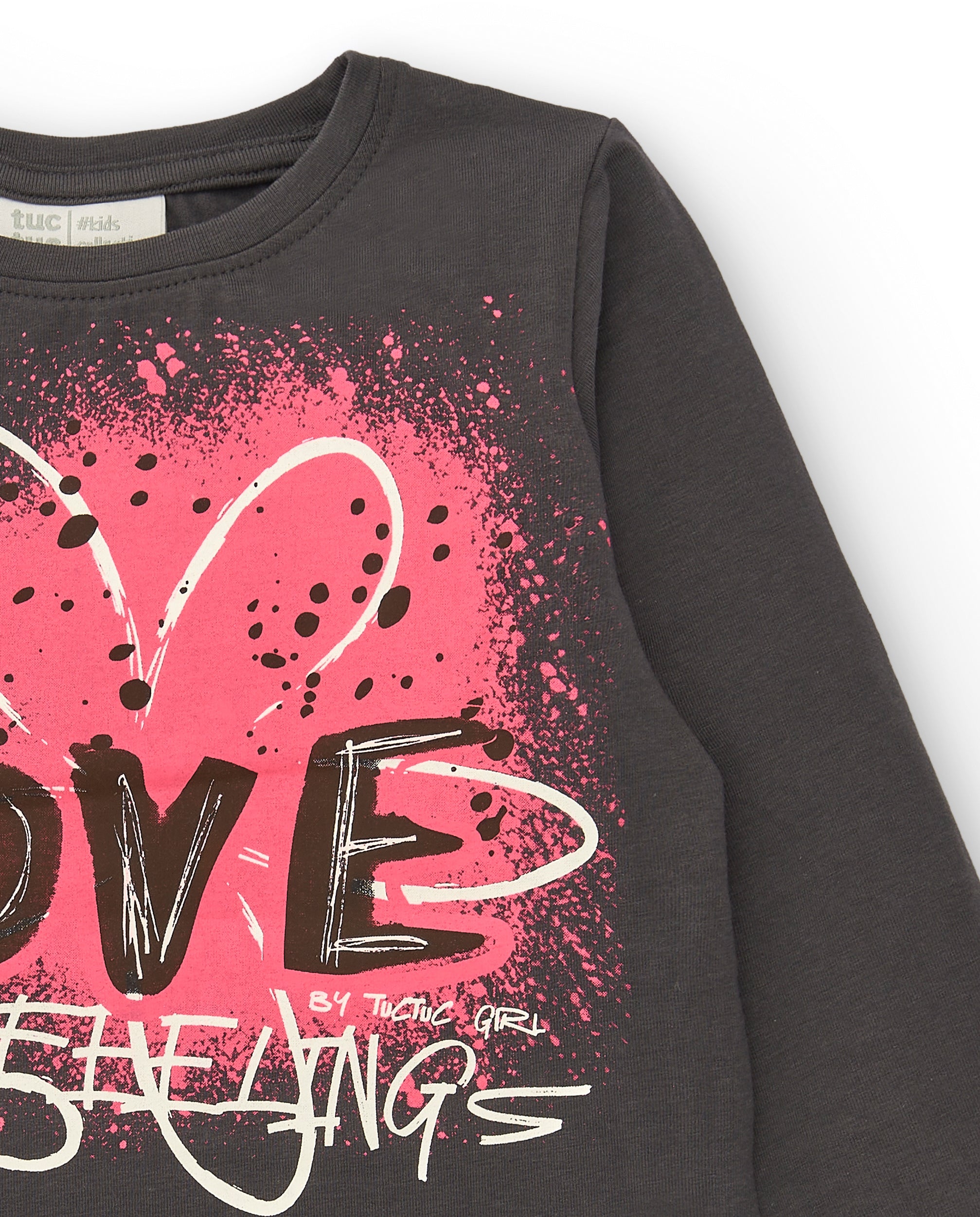 Camiseta gris oscuro con estampado "Love Feelings" para niña