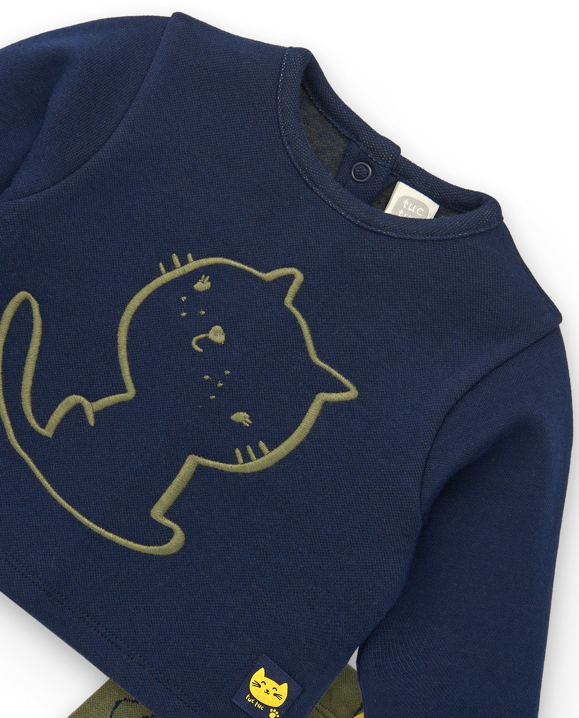 Conjunto de dos piezas para niño en azul y verde con estampado