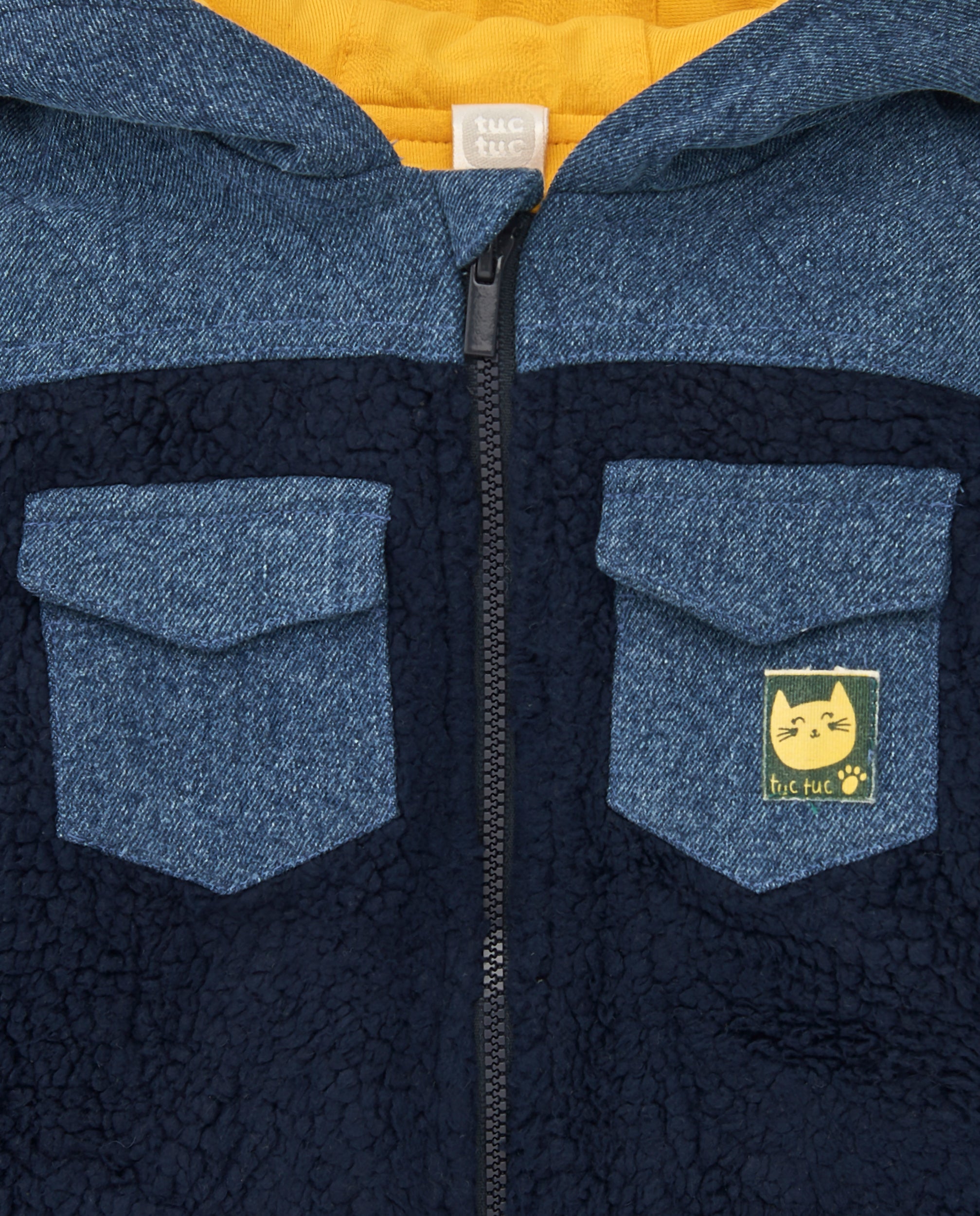 Chaqueta para niño en azul con capucha y bolsillos colección