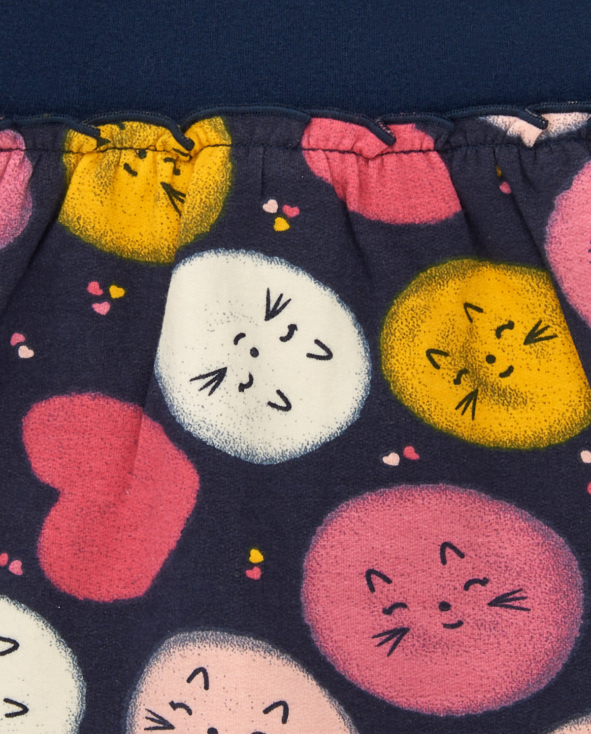 Vestido para niña en azul marino con estampado de gatitos