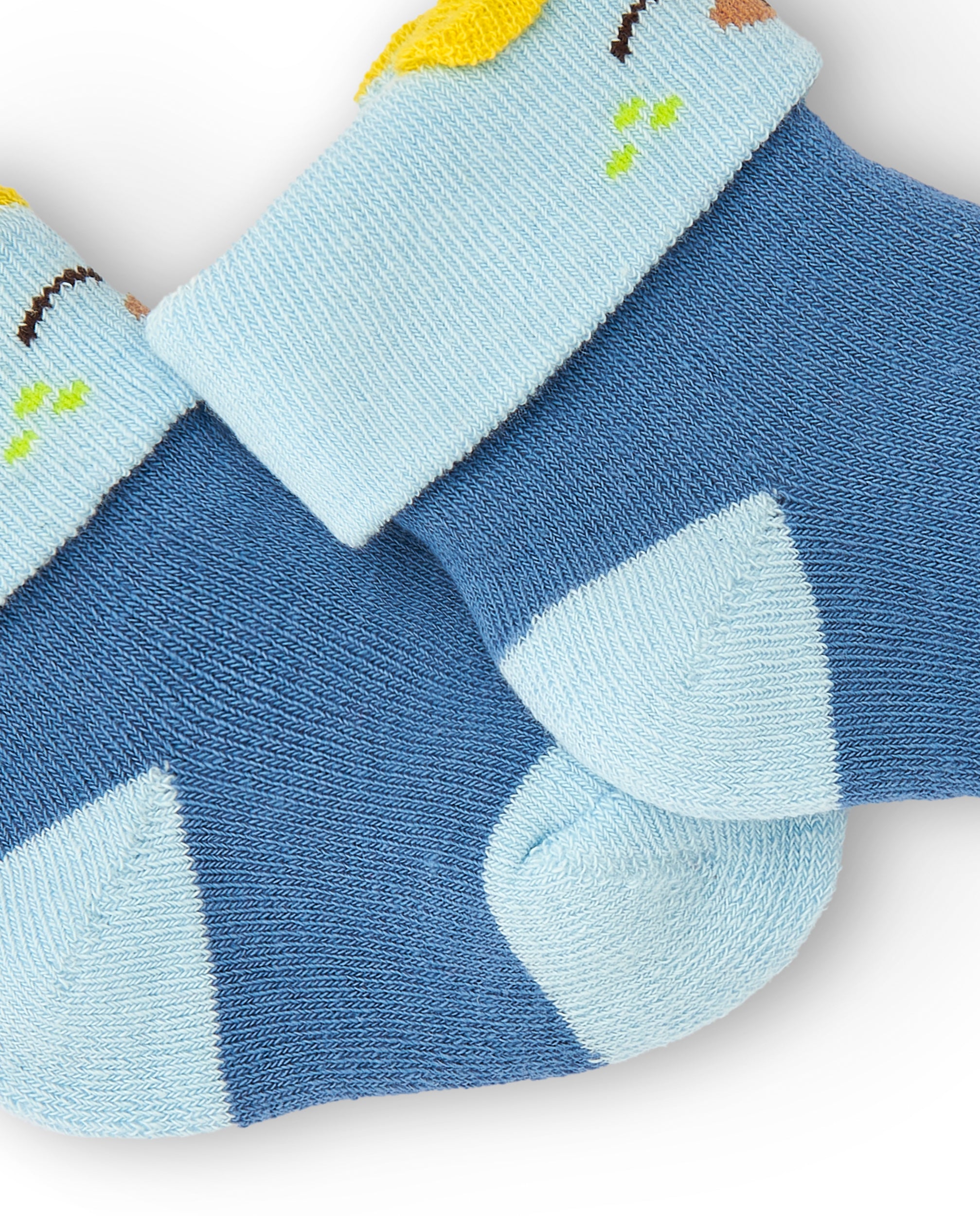Calcetines con vuelta para niño en azul con detalle de