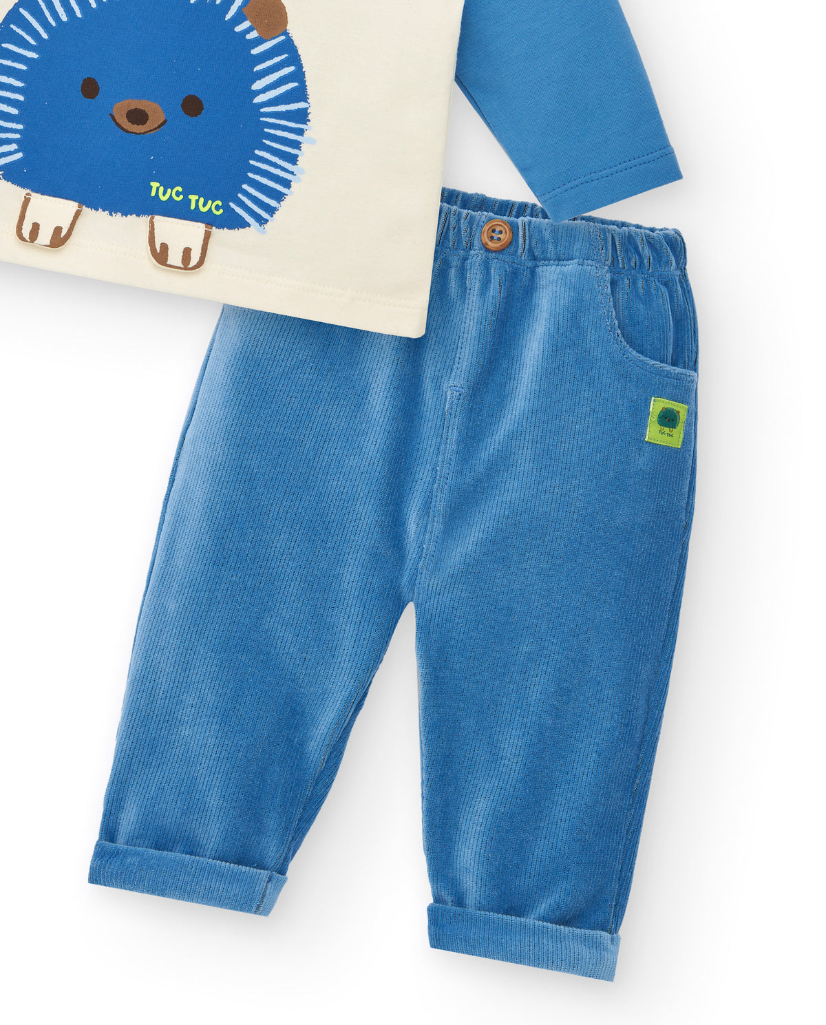 Conjunto de camiseta y pantalón para niño en azul con estampado