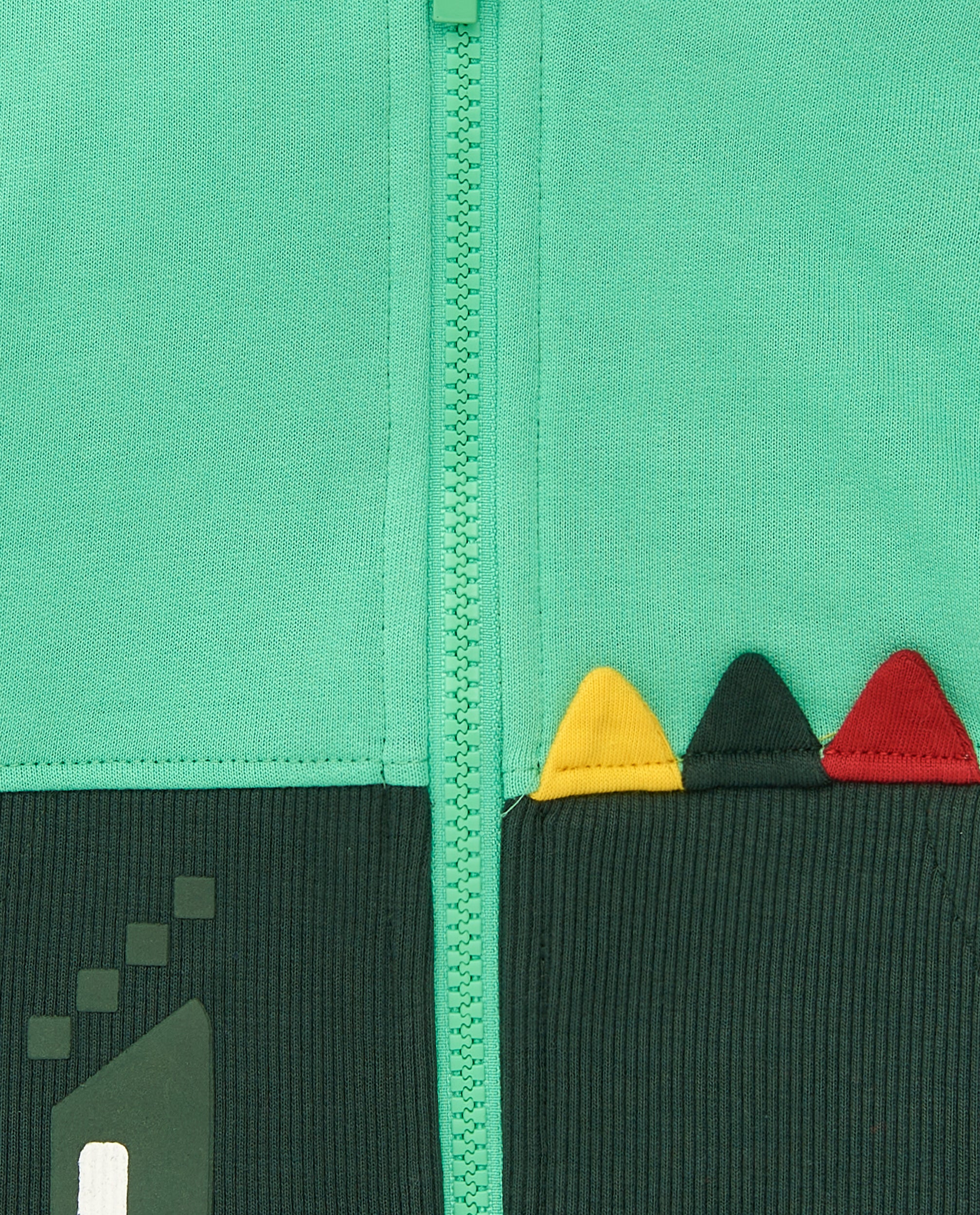 Sudadera con capucha para niño en tonos verdes con diseño de