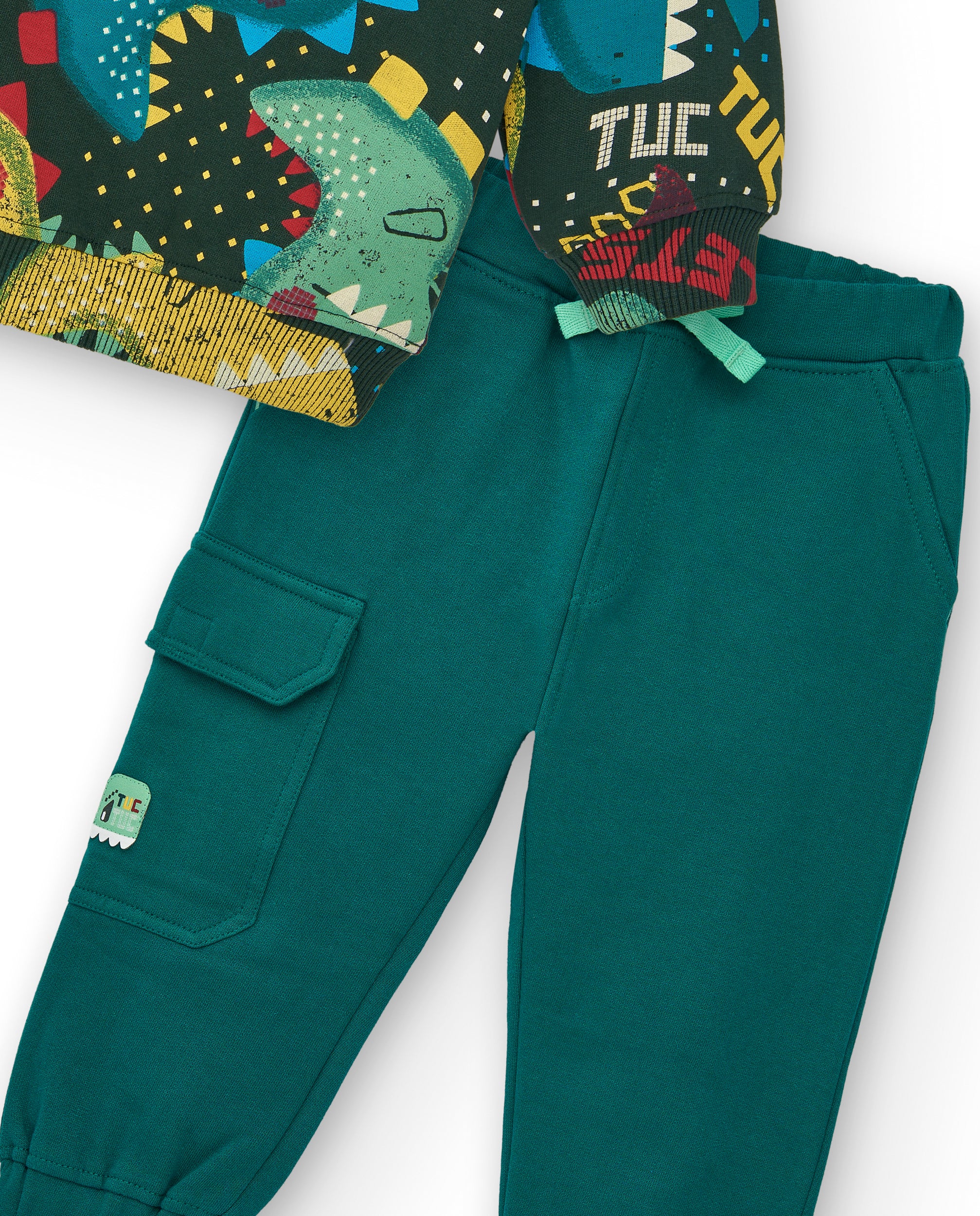 Conjunto de sudadera y pantalones jogger para niño con