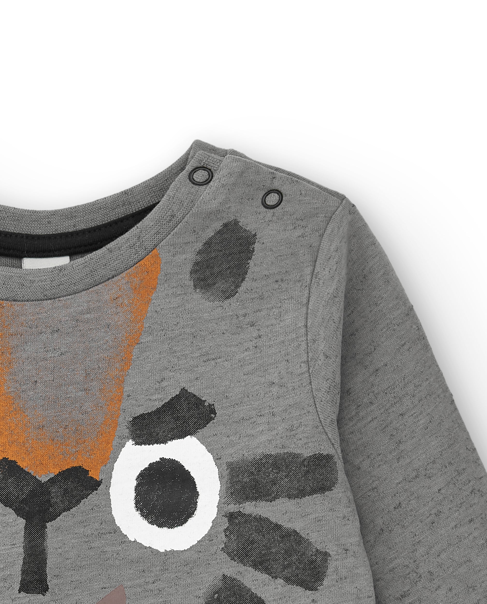 Camiseta niño en gris con estampado de tigre y detalles