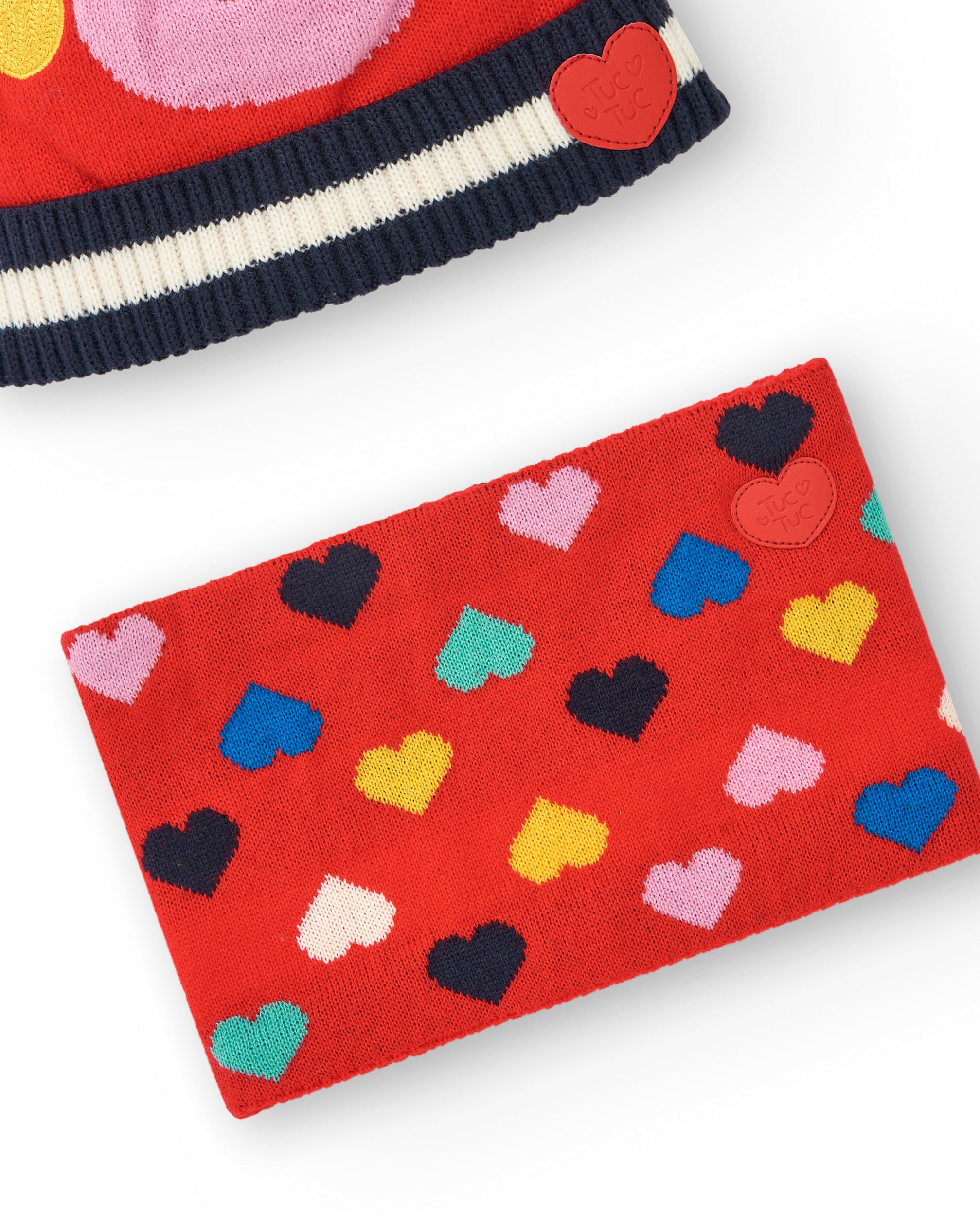 Conjunto gorro y bufanda niña en rojo con diseño de corazones