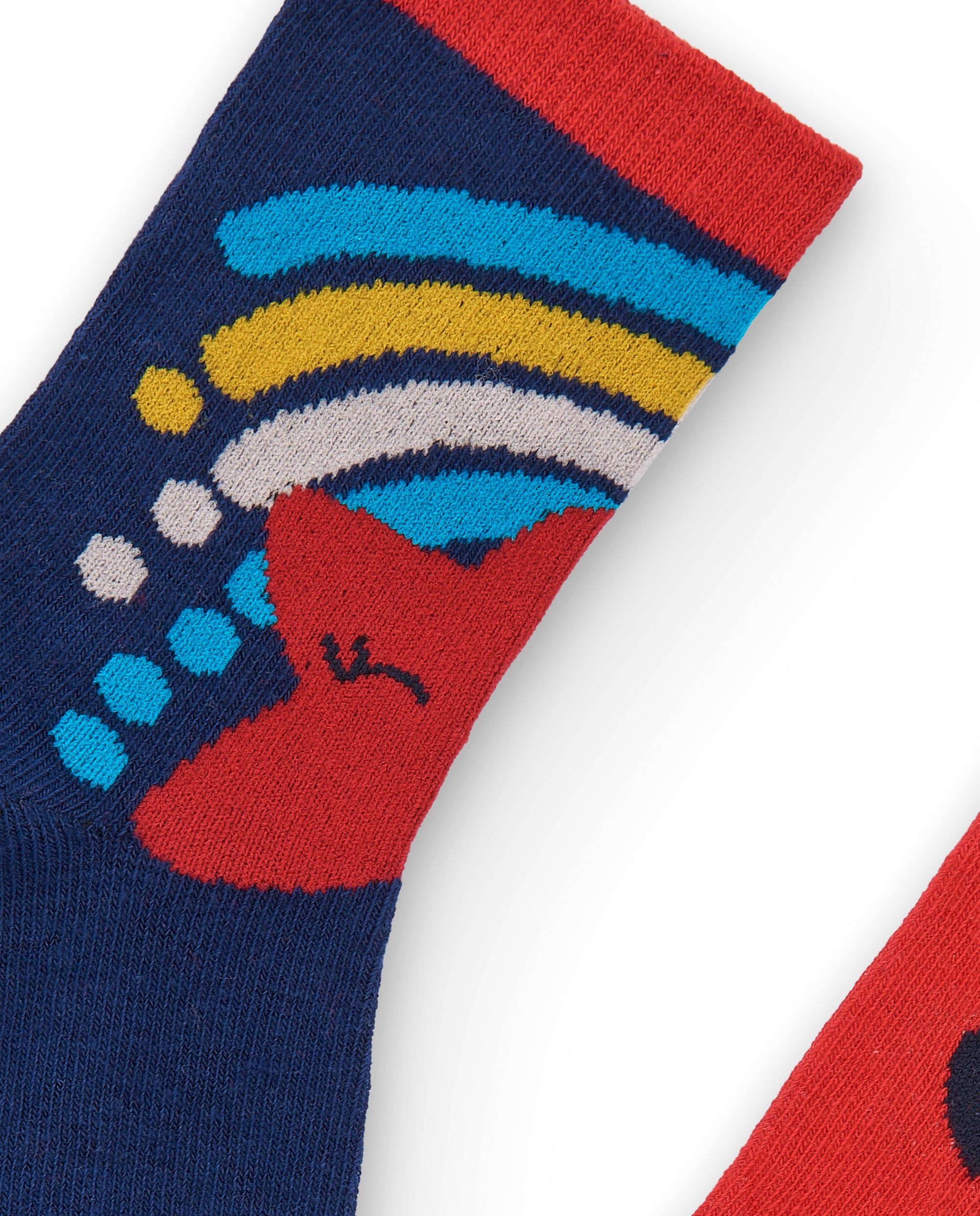 Calcetines niña en azul y rojo con diseño de corazones y