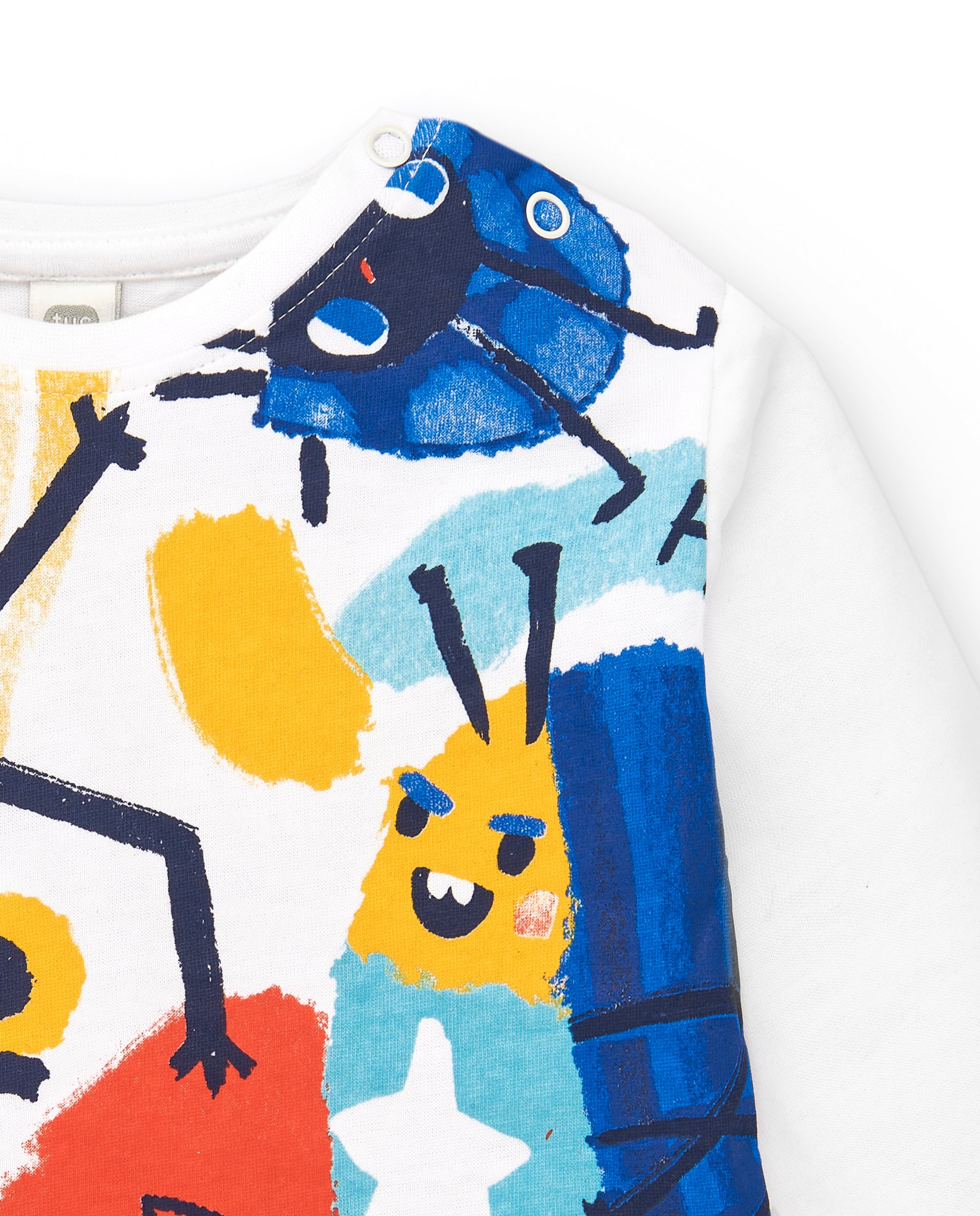 Camiseta punto niño en blanco con estampado de criaturas y