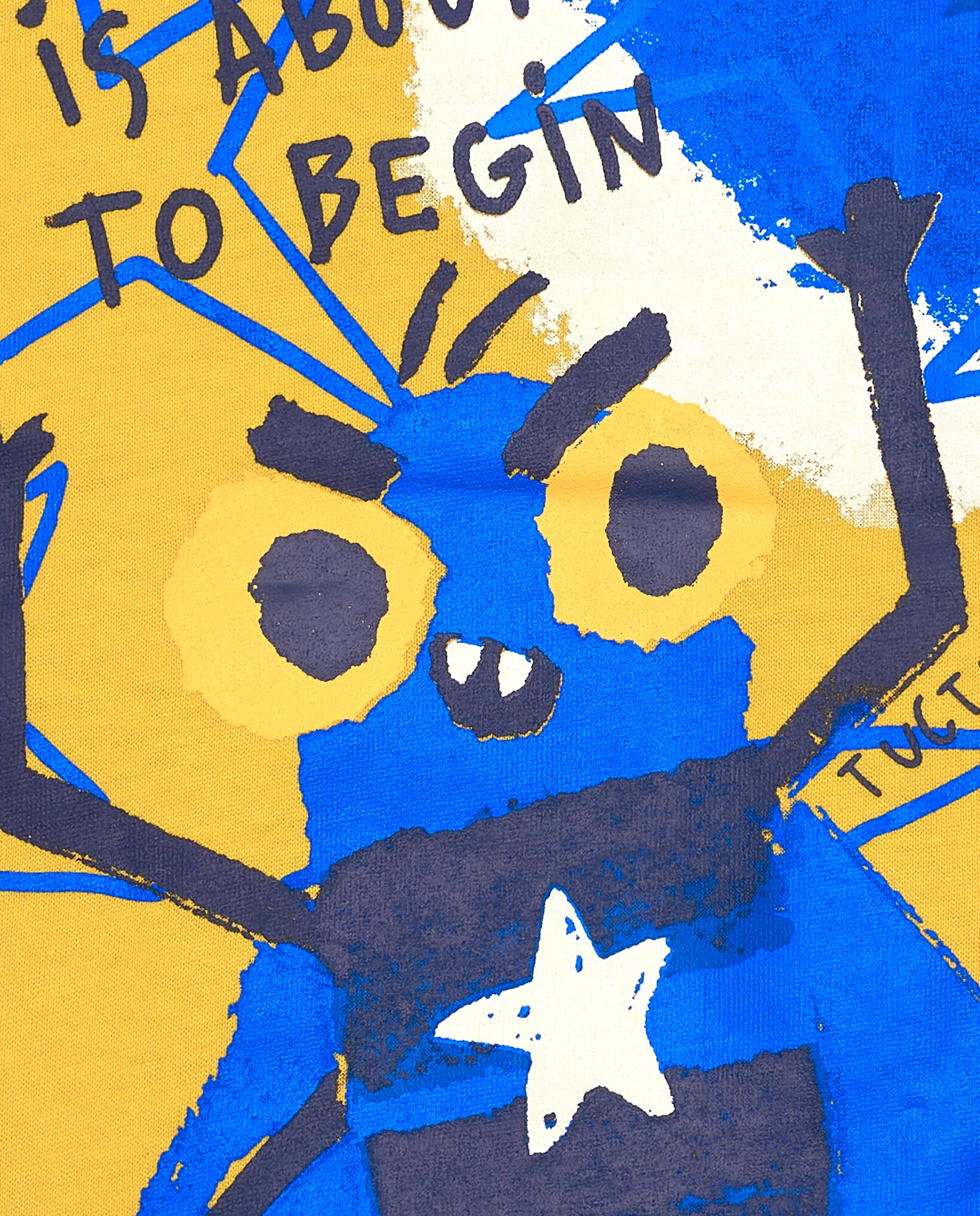 Camiseta punto niño en amarillo con estampado de personaje y