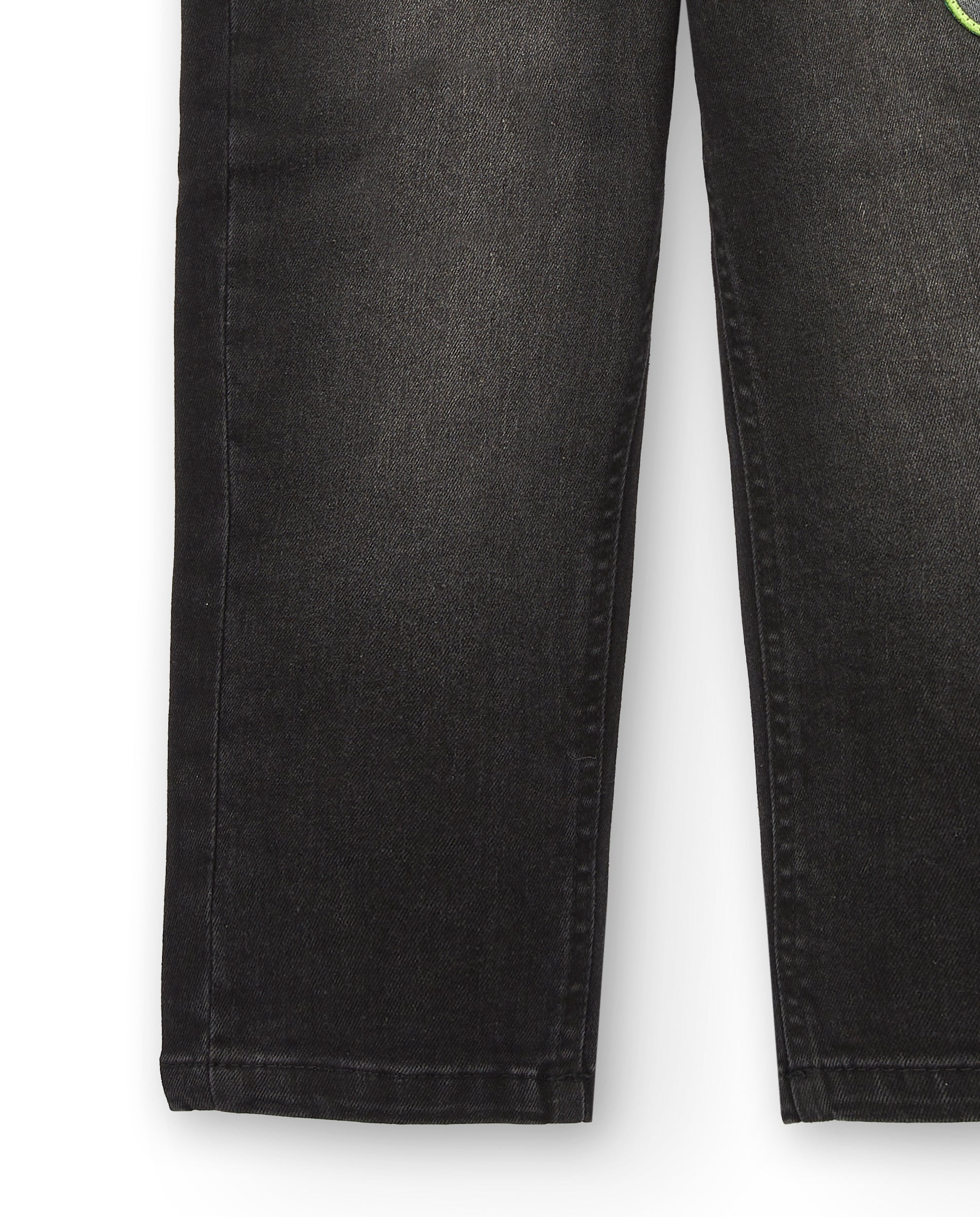 Pantalones vaqueros negros con parches decorativos para niño de