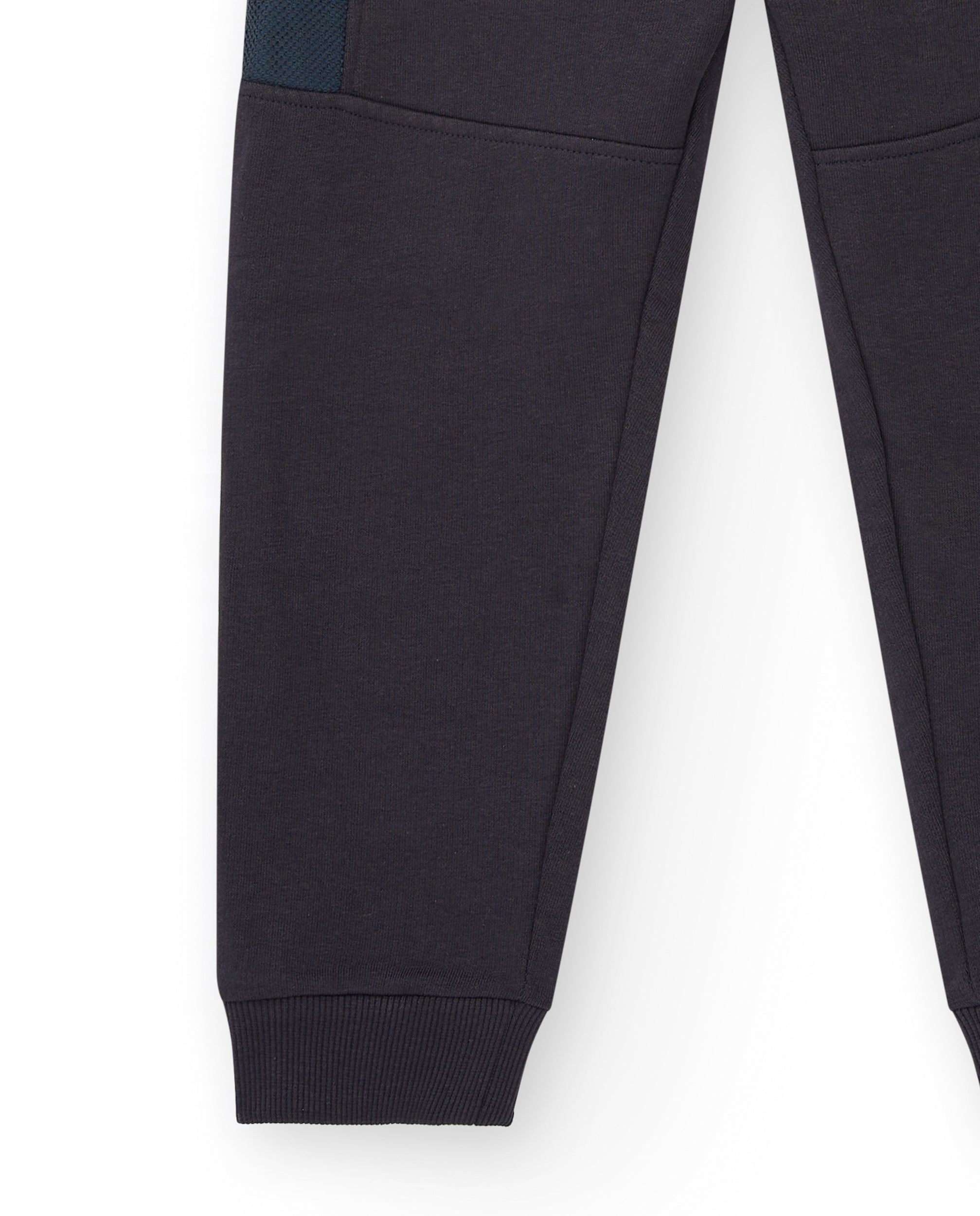 Pantalones jogger con detalles en contraste para niño colección