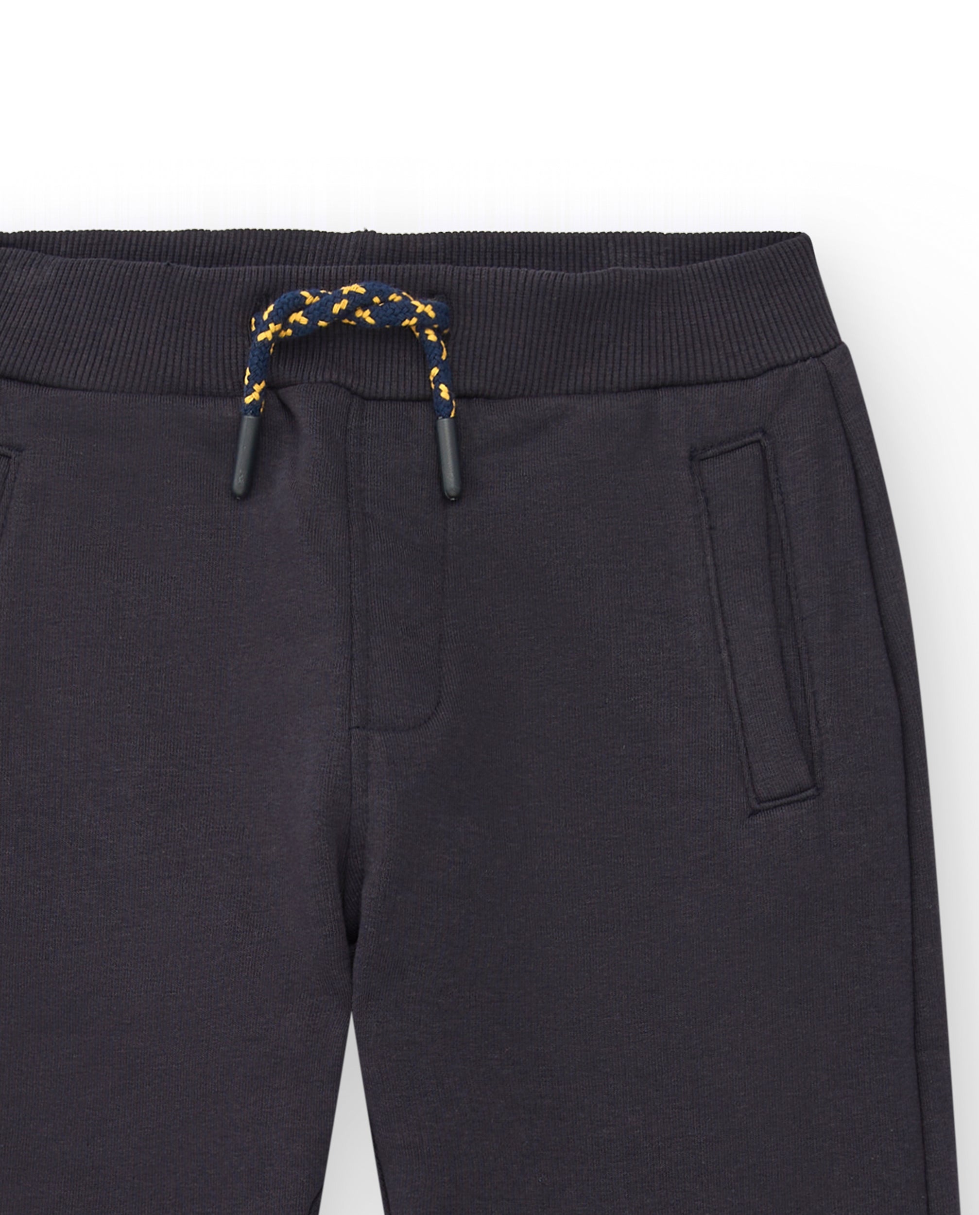 Pantalón jogger negro con texto "City Life" para niño colección