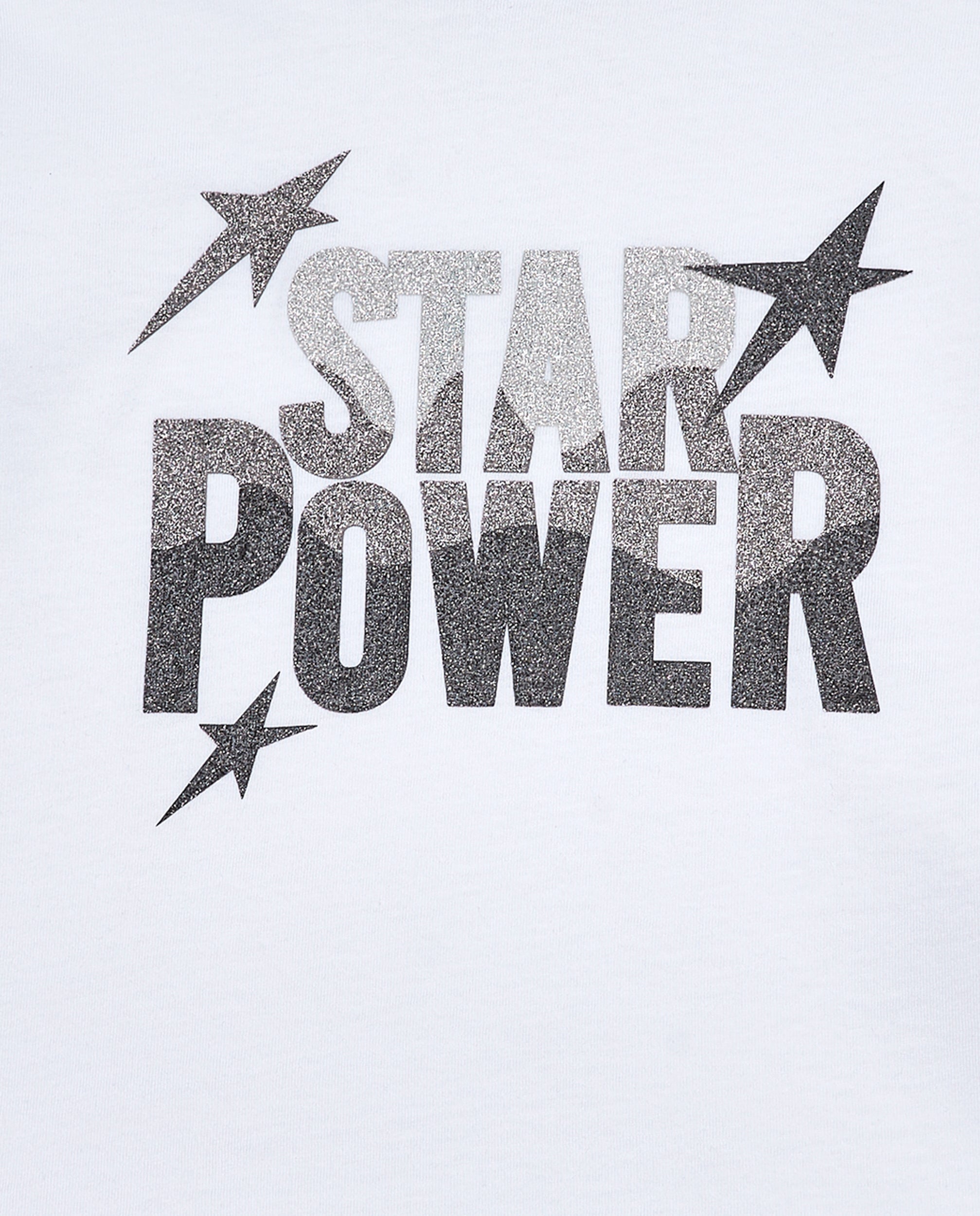 Camiseta blanca con texto "Star Power" en plateado para niña de