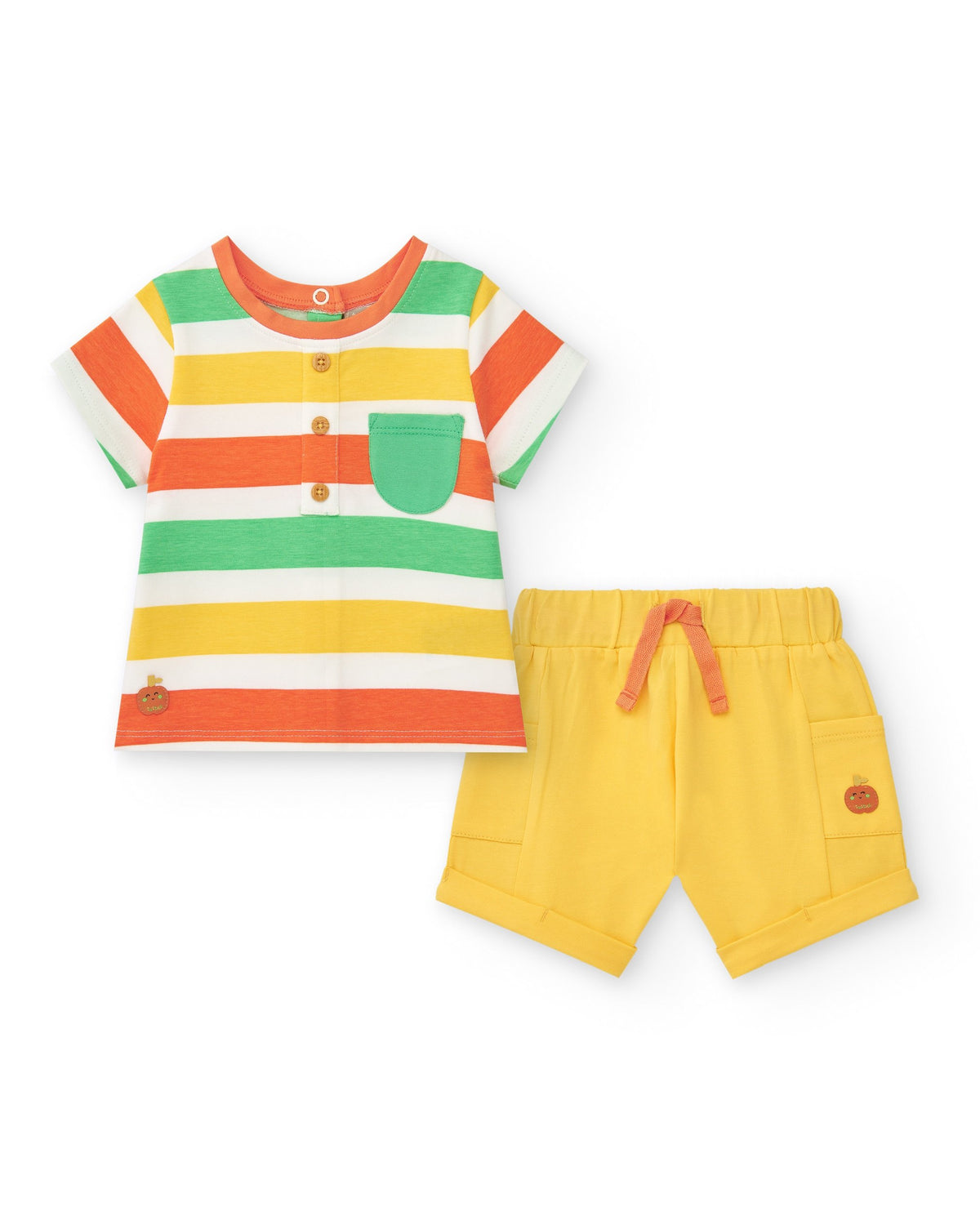 Conjunto para niño con camiseta a rayas y pantalón corto