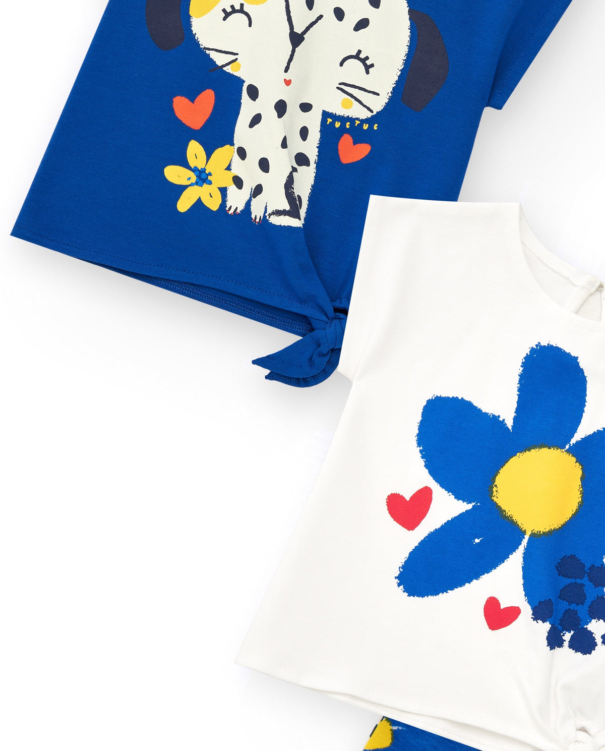 Conjunto para niña con dos camisetas y short estampado