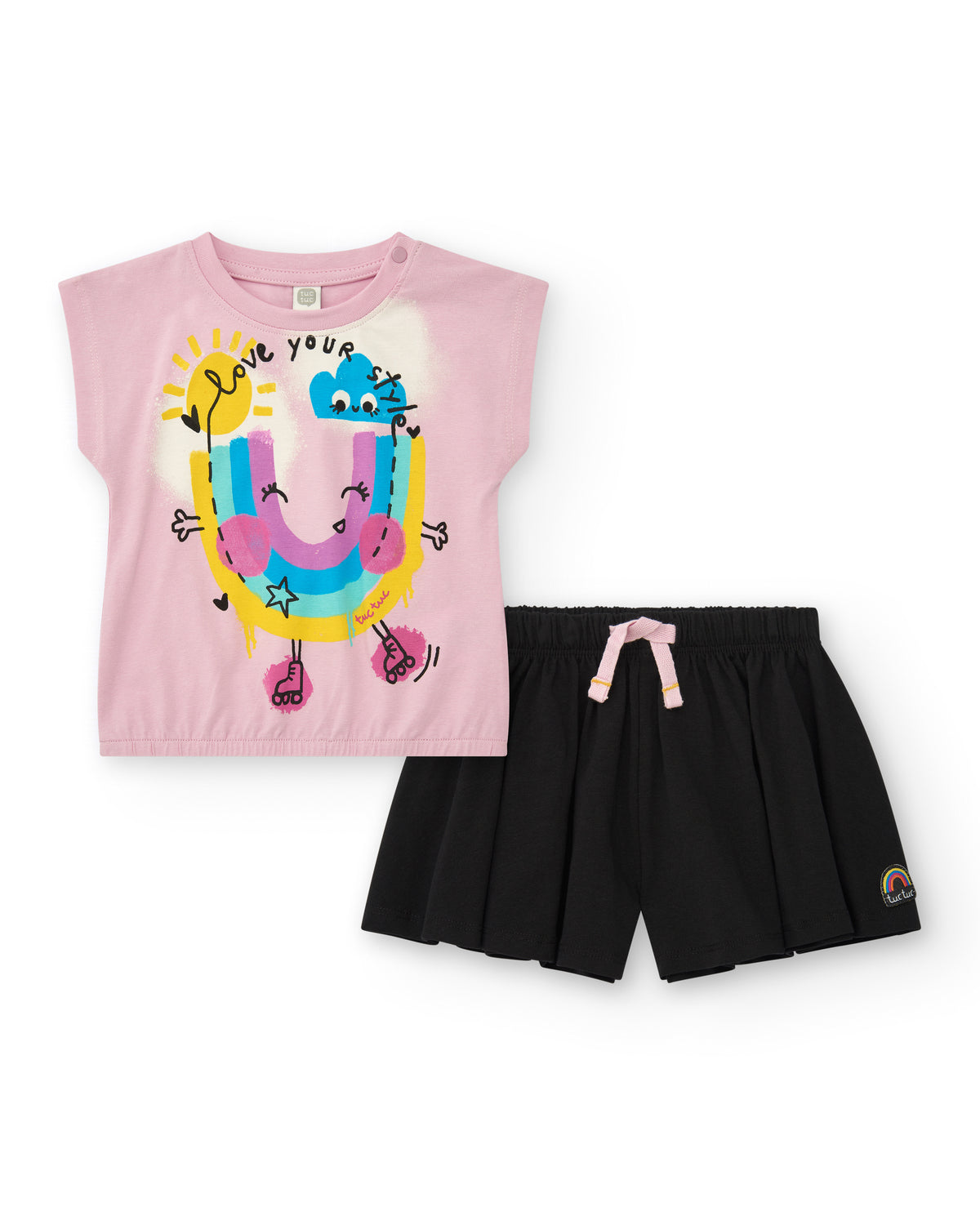 Conjunto para niña con blusa rosa y short negro plisado