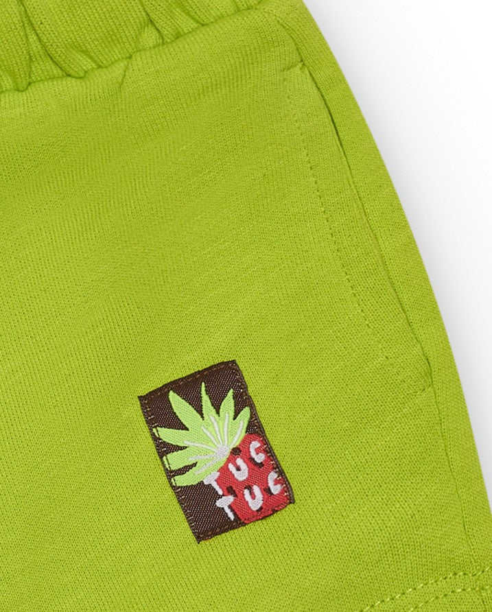 Bermuda verde para niño con bolsillos y cordón ajustable
