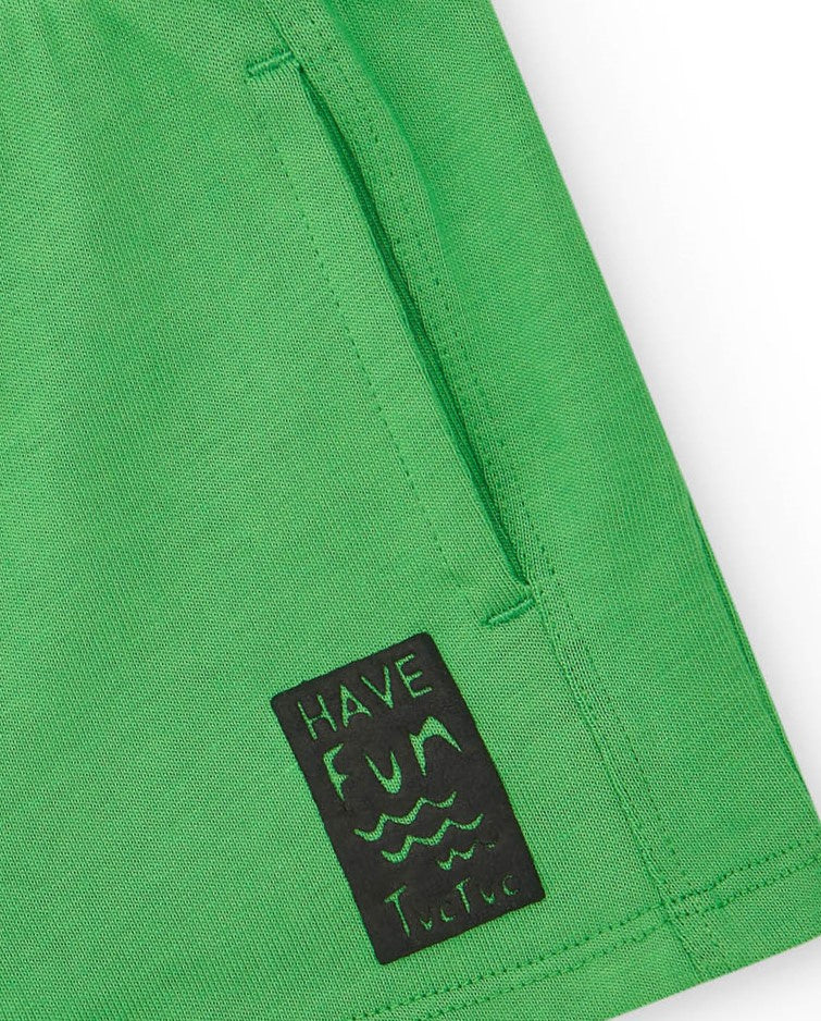 Bermuda para niño en verde con frase "Have Fun"