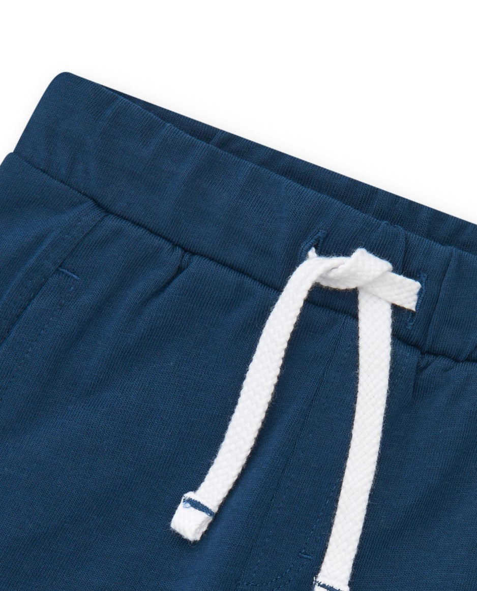 Bermuda para niño en azul con cintura ajustable y estampado