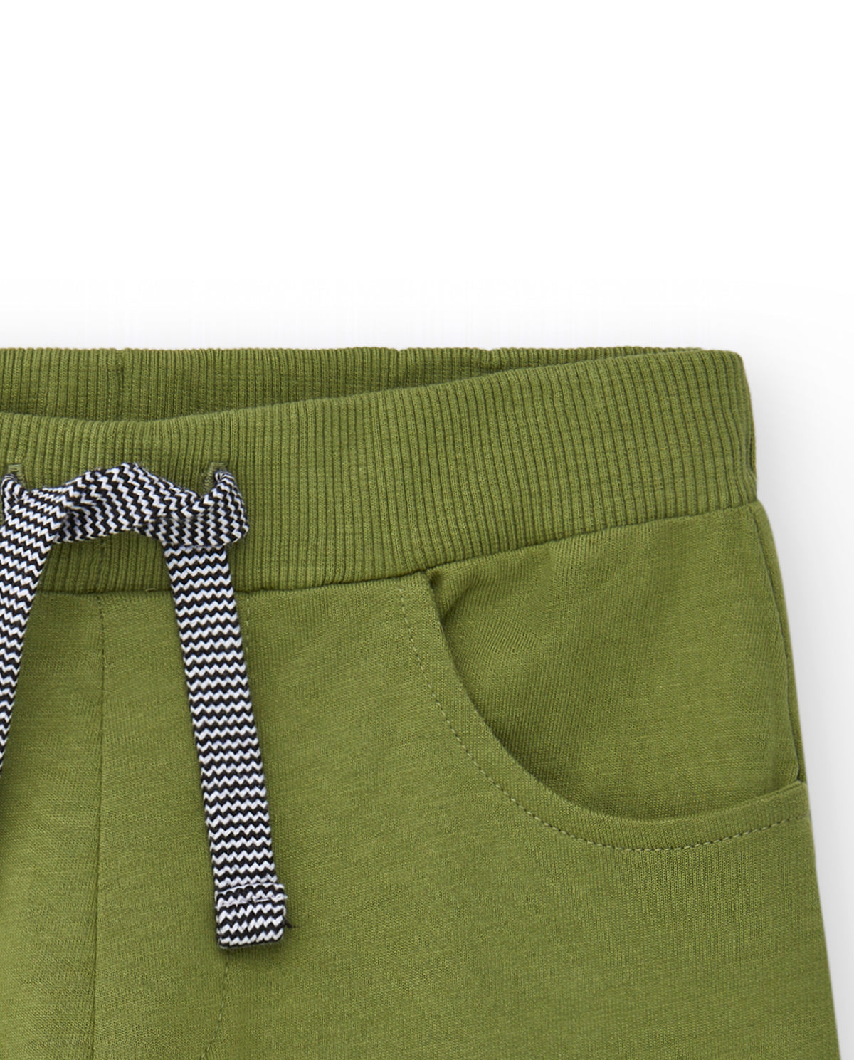 Bermudas para niño en verde oliva con cintura ajustable y