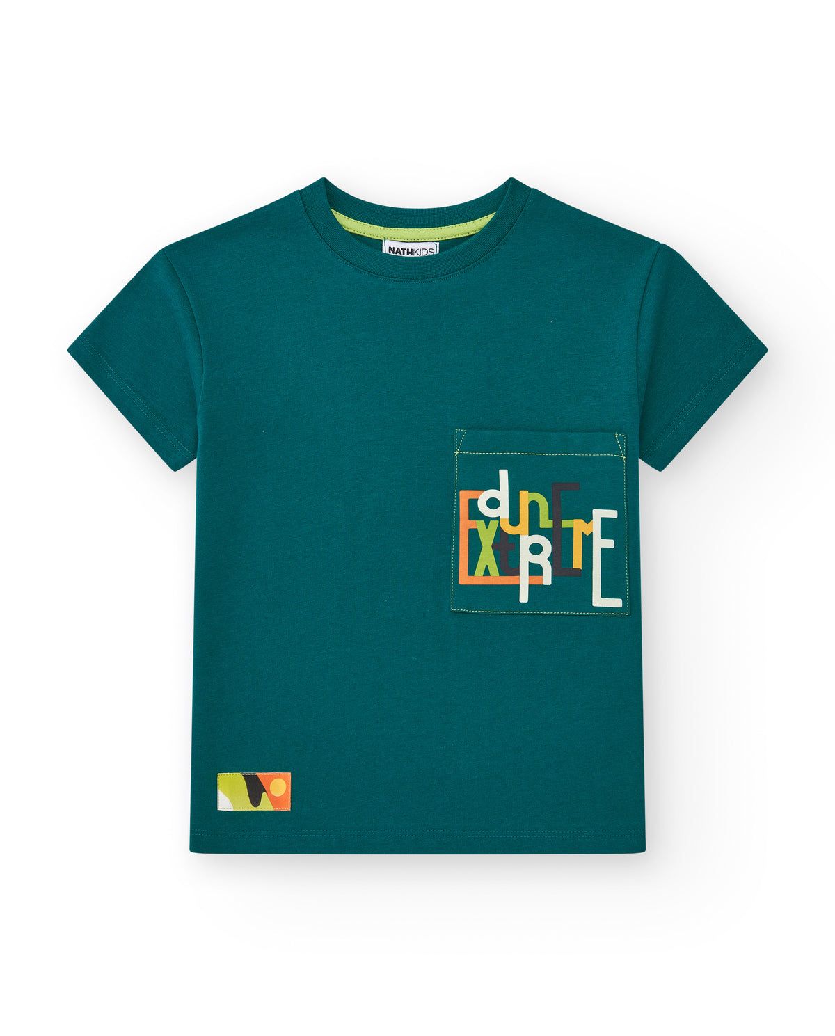 Camiseta para niño en verde con bolsillo delantero