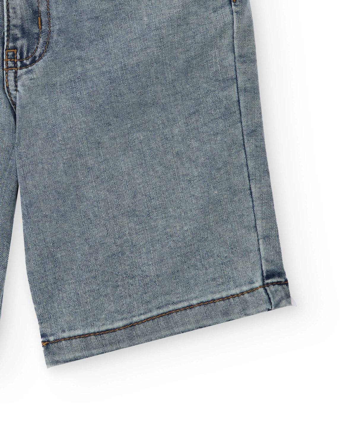 Bermuda niño en denim con bolsillo lateral
