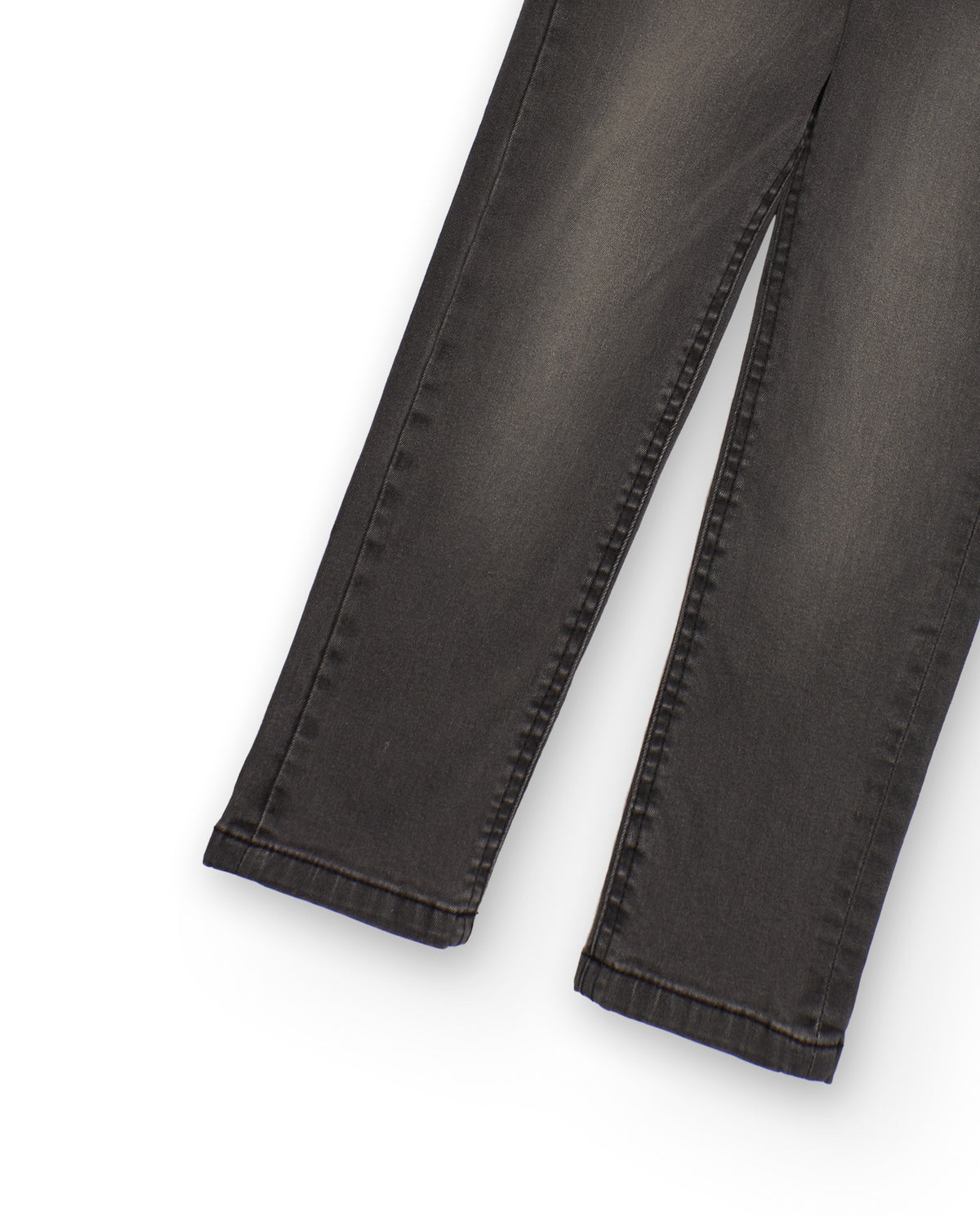 Pantalón de mezclilla para niño en color negro deslavado