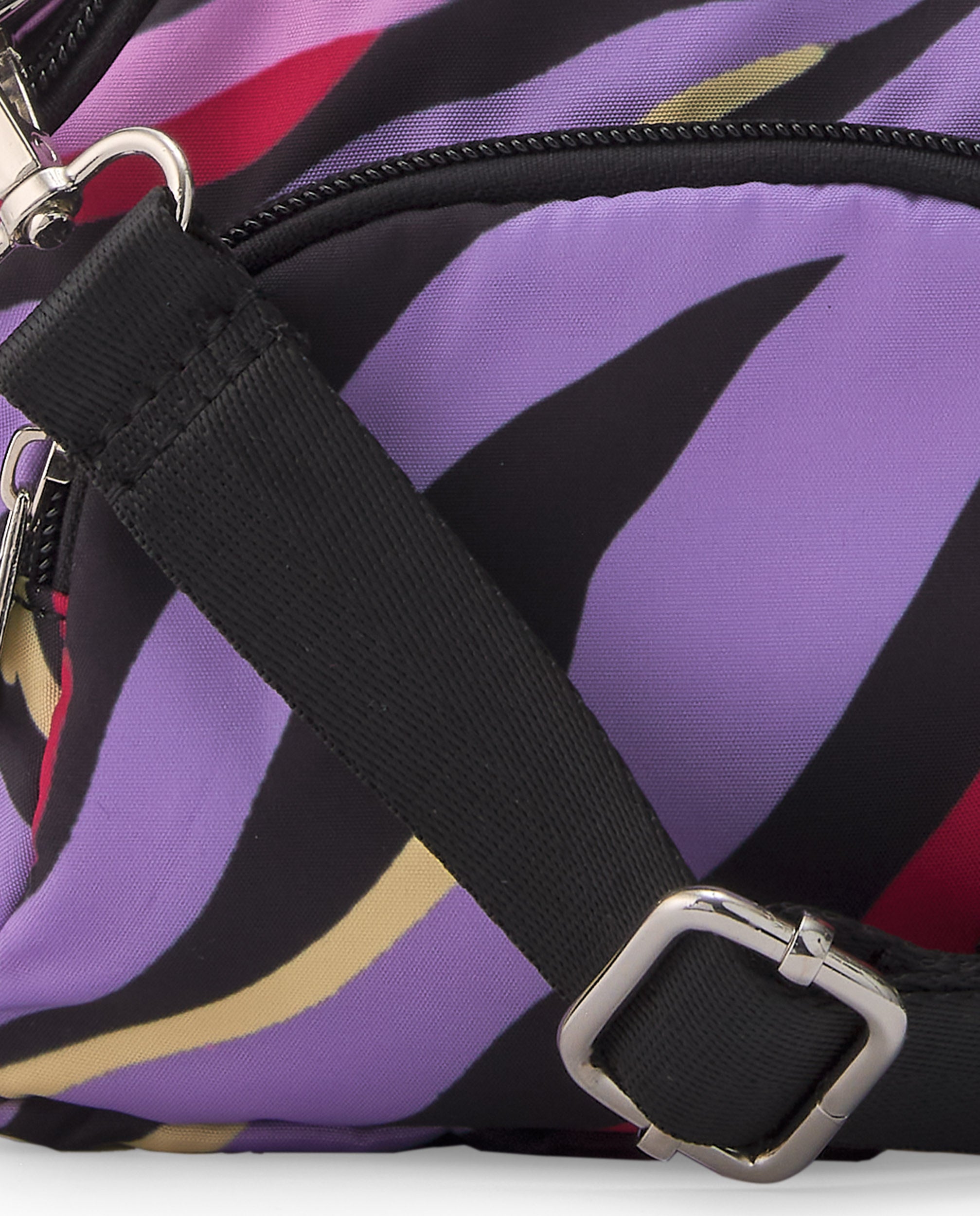 Bolso multicolor con estampado abstracto y correa ajustable
