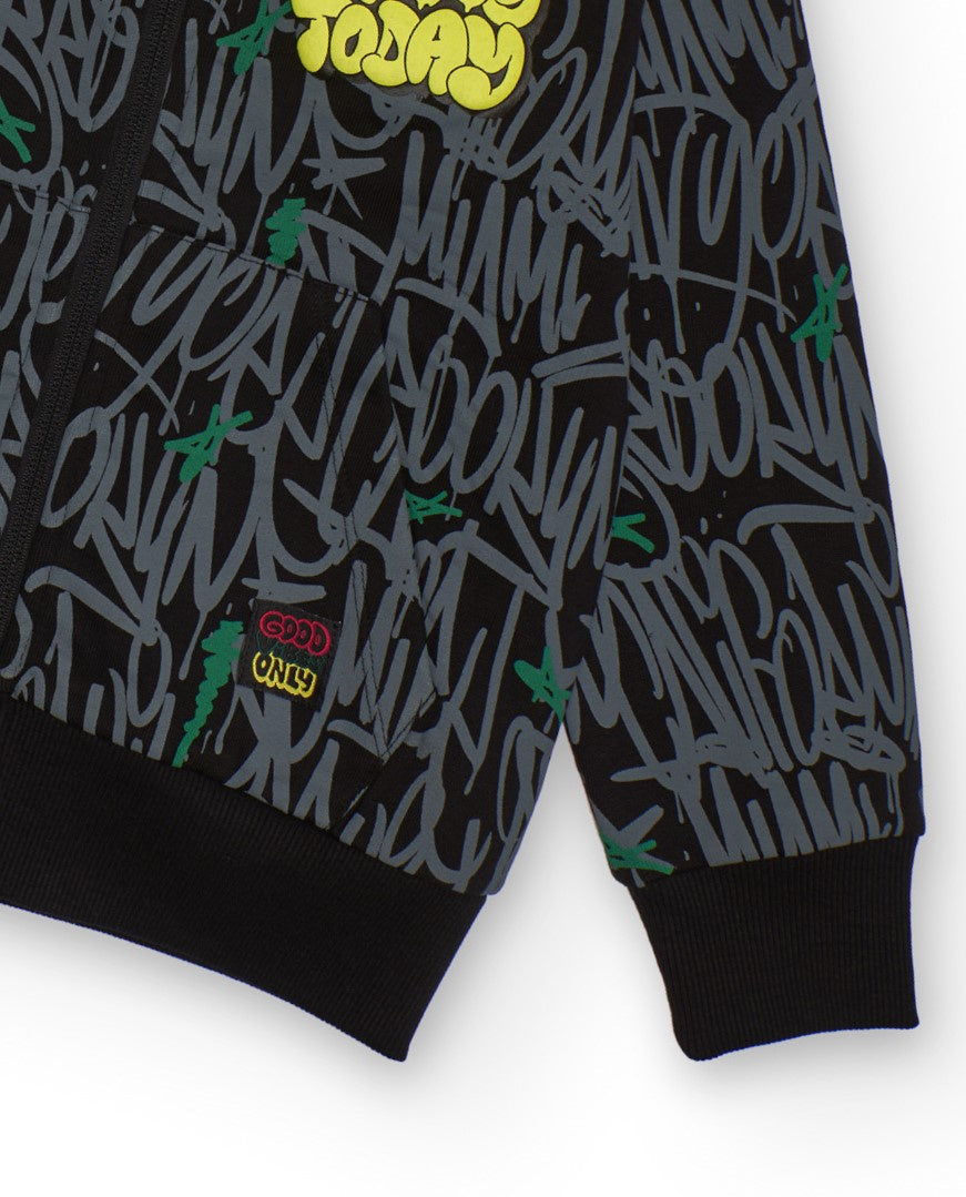 Sudadera con capucha para niño con estampado urbano multicolor