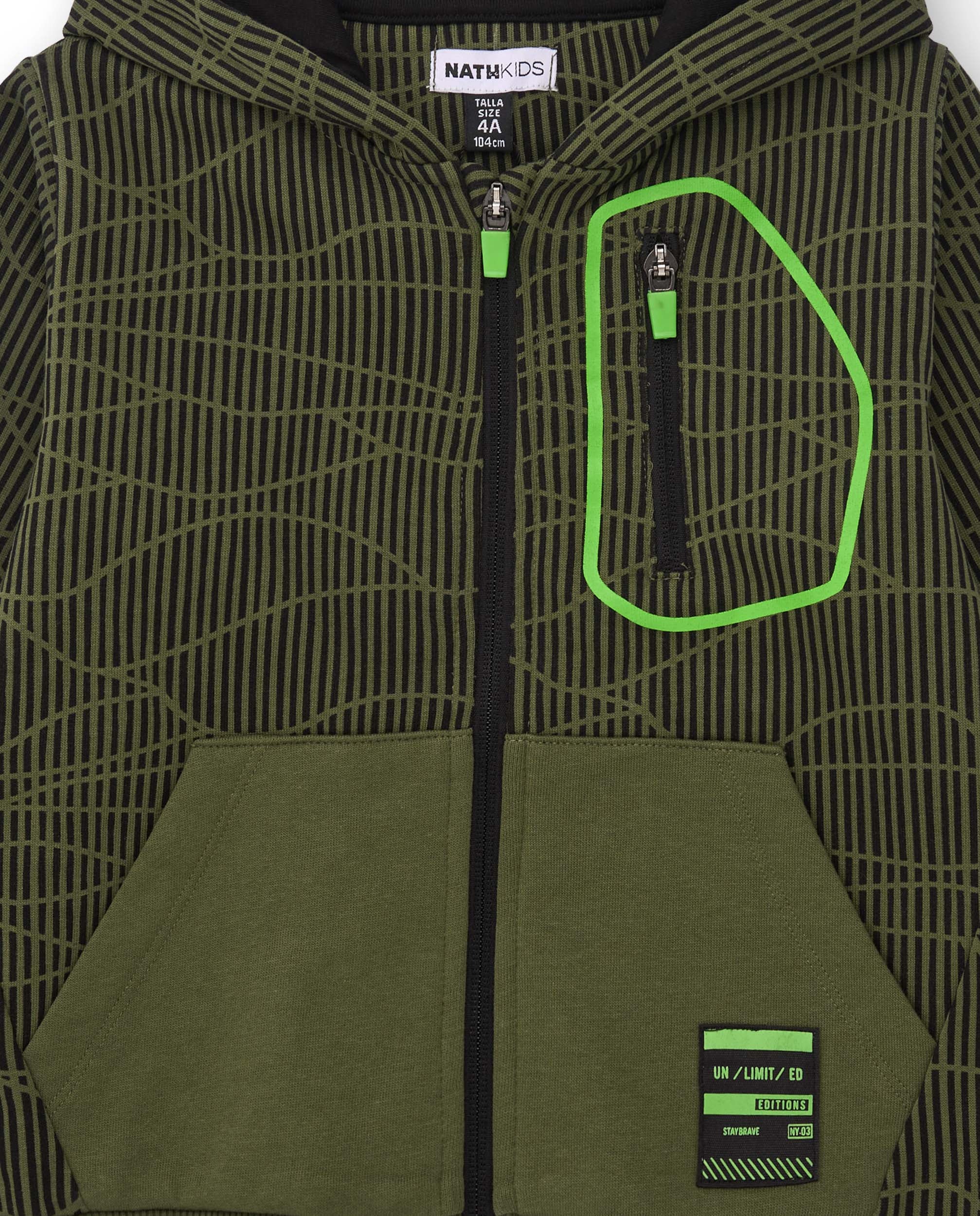 Sudadera con capucha para niño en verde con estampado gráfico y