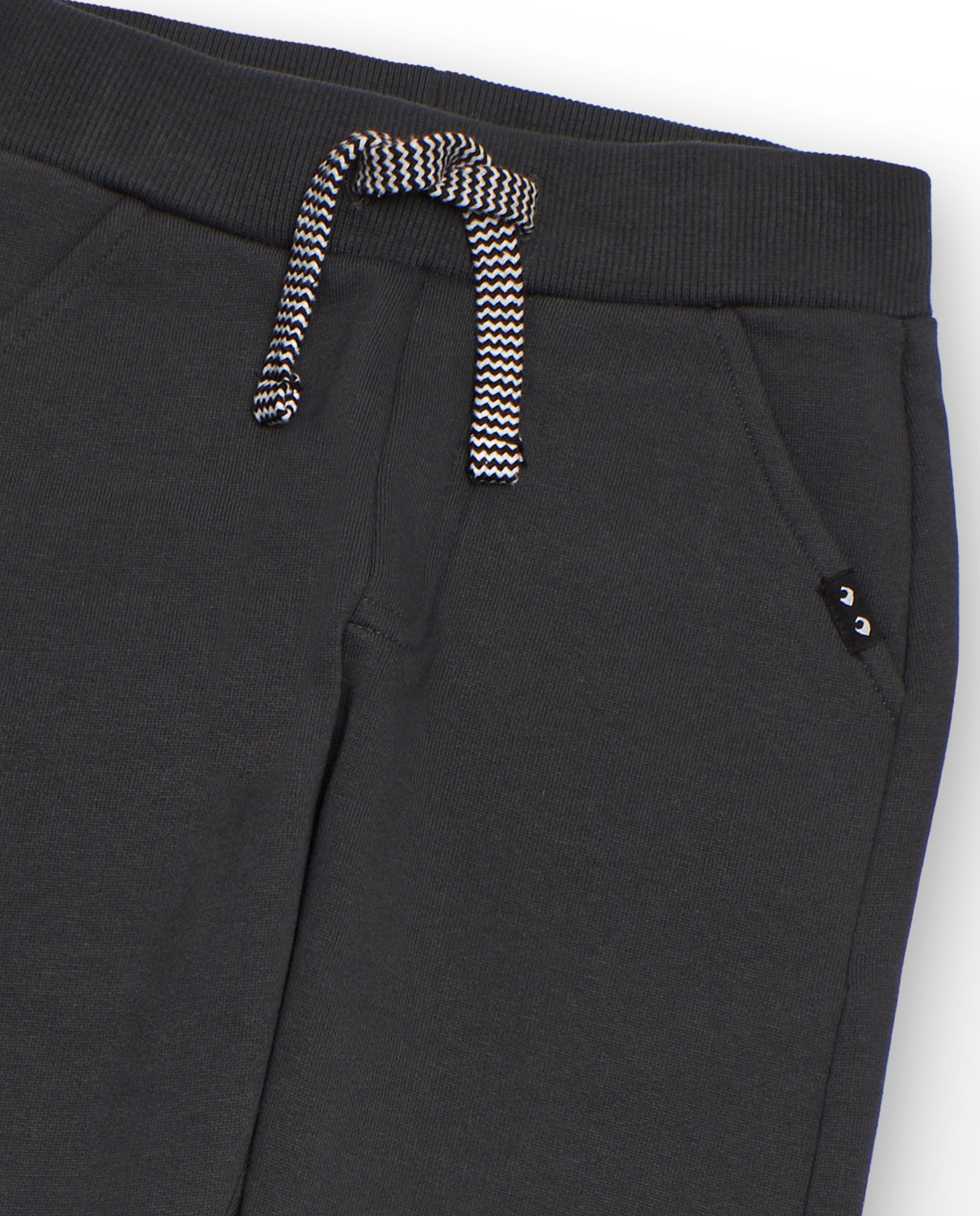 Pantalón jogger gris oscuro para niño con cordón bicolor