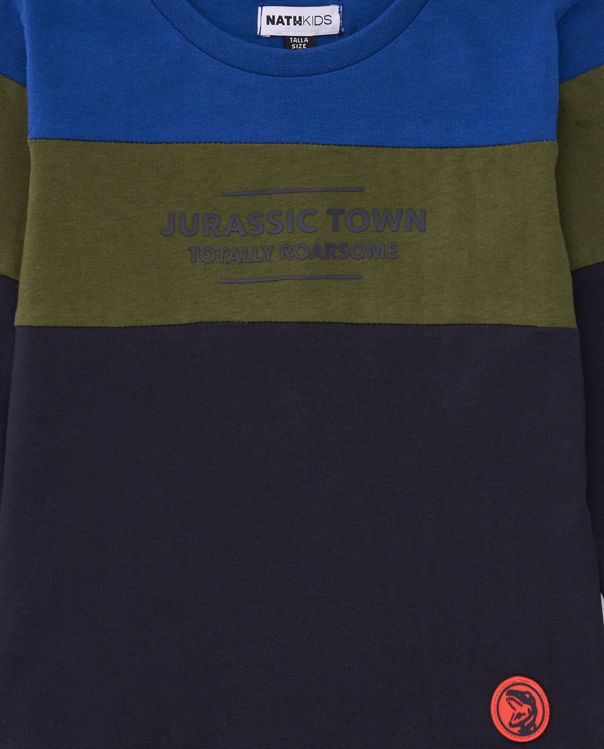 Camiseta de manga larga a rayas para niño con texto “Jurassic