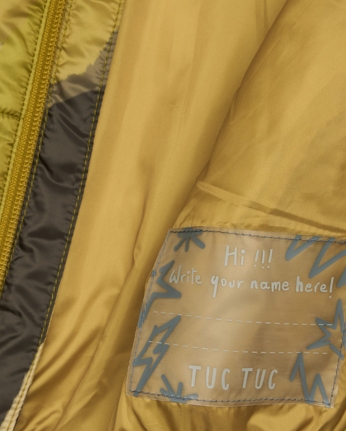 Chaqueta acolchada para niño con estampado de camuflaje en